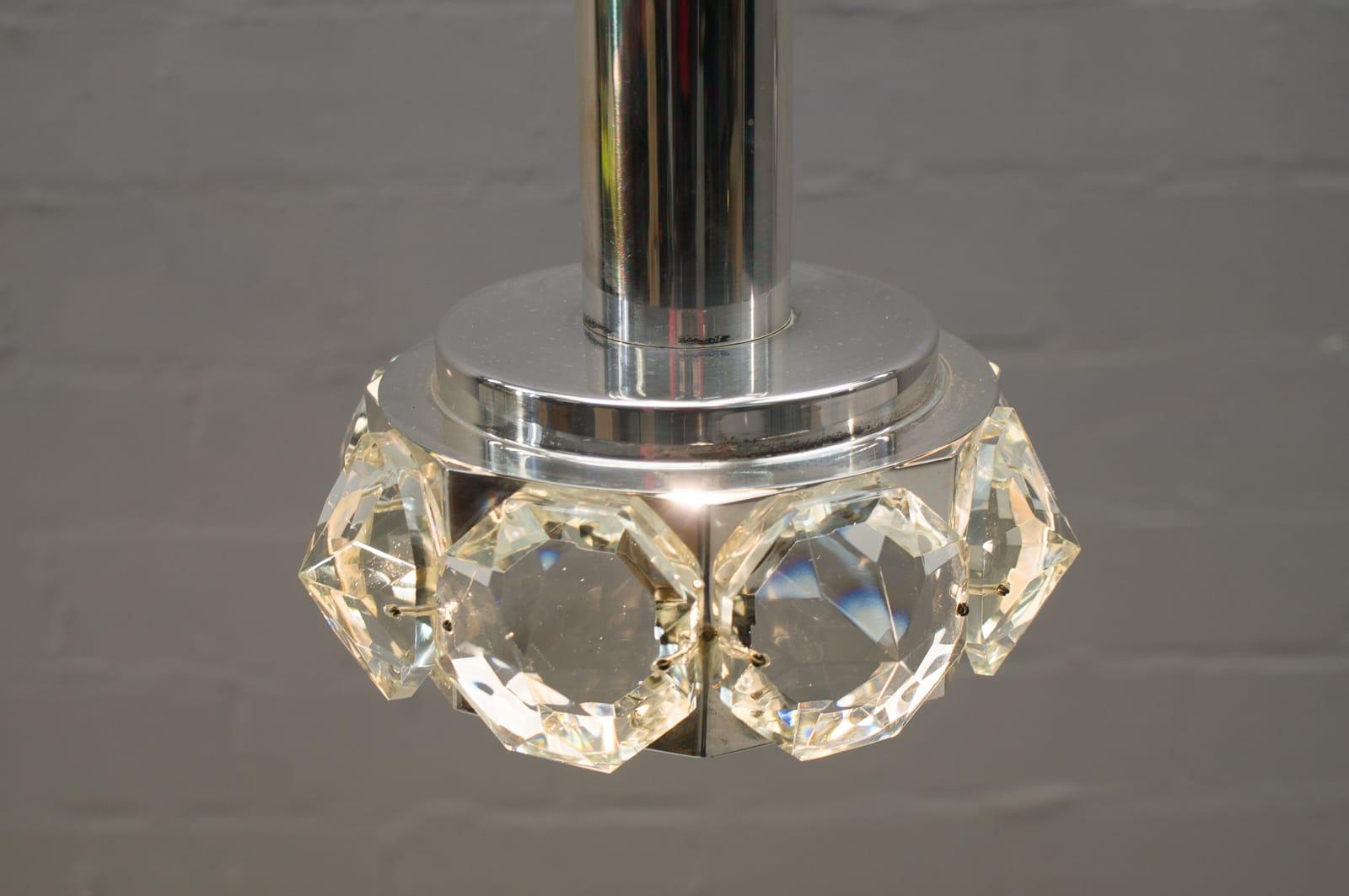 Metà XX secolo Graziosa lampada da soffitto Bakalowits & Söhne con grandi diamanti di vetro, anni '70 in vendita