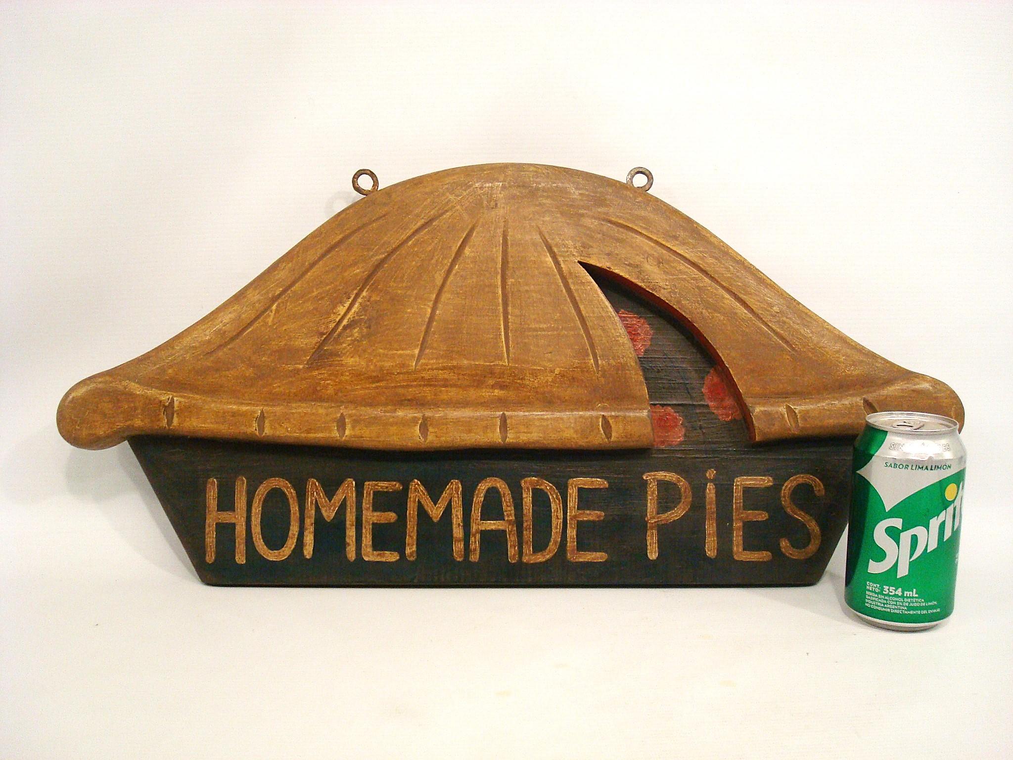 Lovely Bakery Pie Hand geschnitzt Folk Art Zeichen im Angebot 5