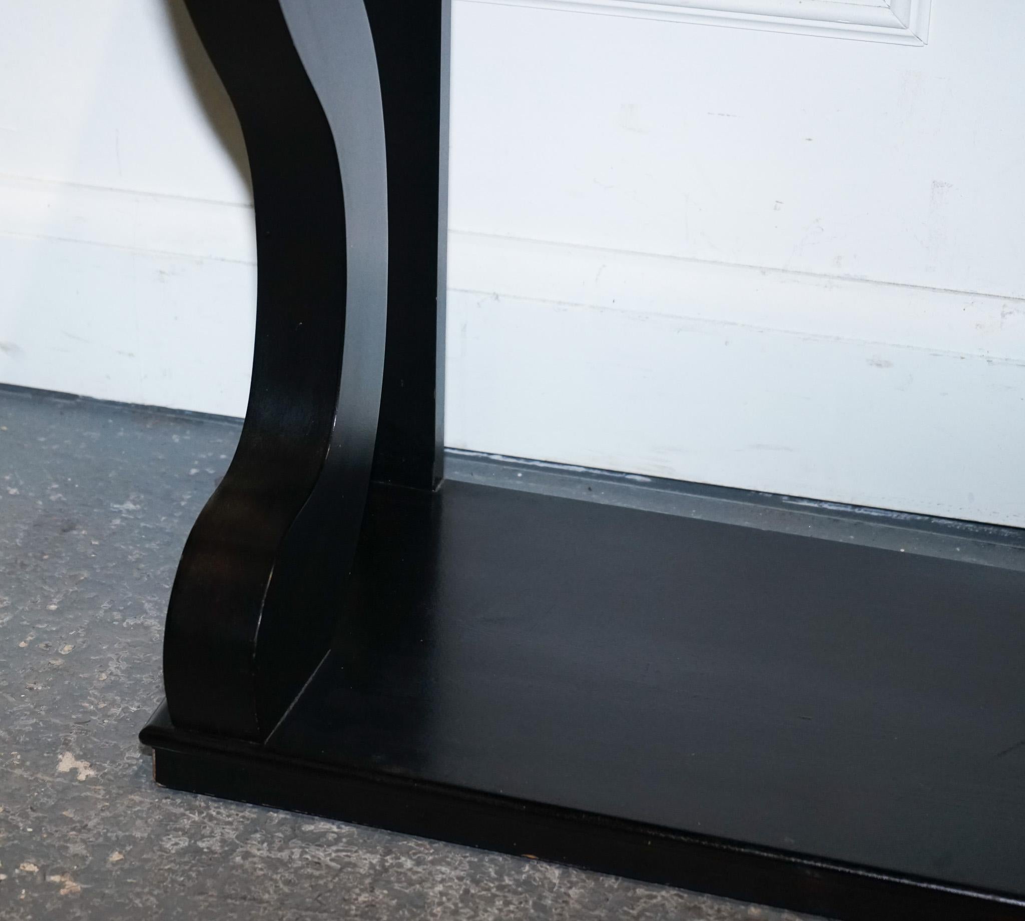 ENCANTADORA MESA CONSOLA NEGRA DE ESTILO BARROCO FRANCÉS SiDEBOARD Británico en venta