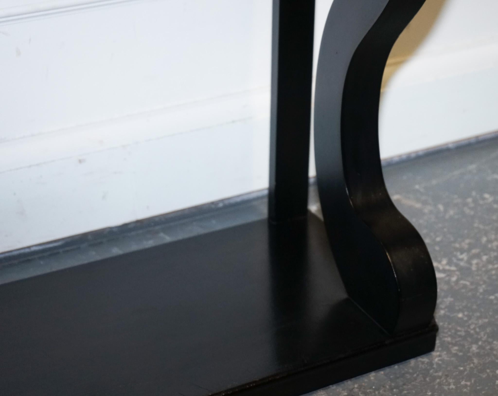 ENCANTADORA MESA CONSOLA NEGRA DE ESTILO BARROCO FRANCÉS SiDEBOARD Hecho a mano en venta