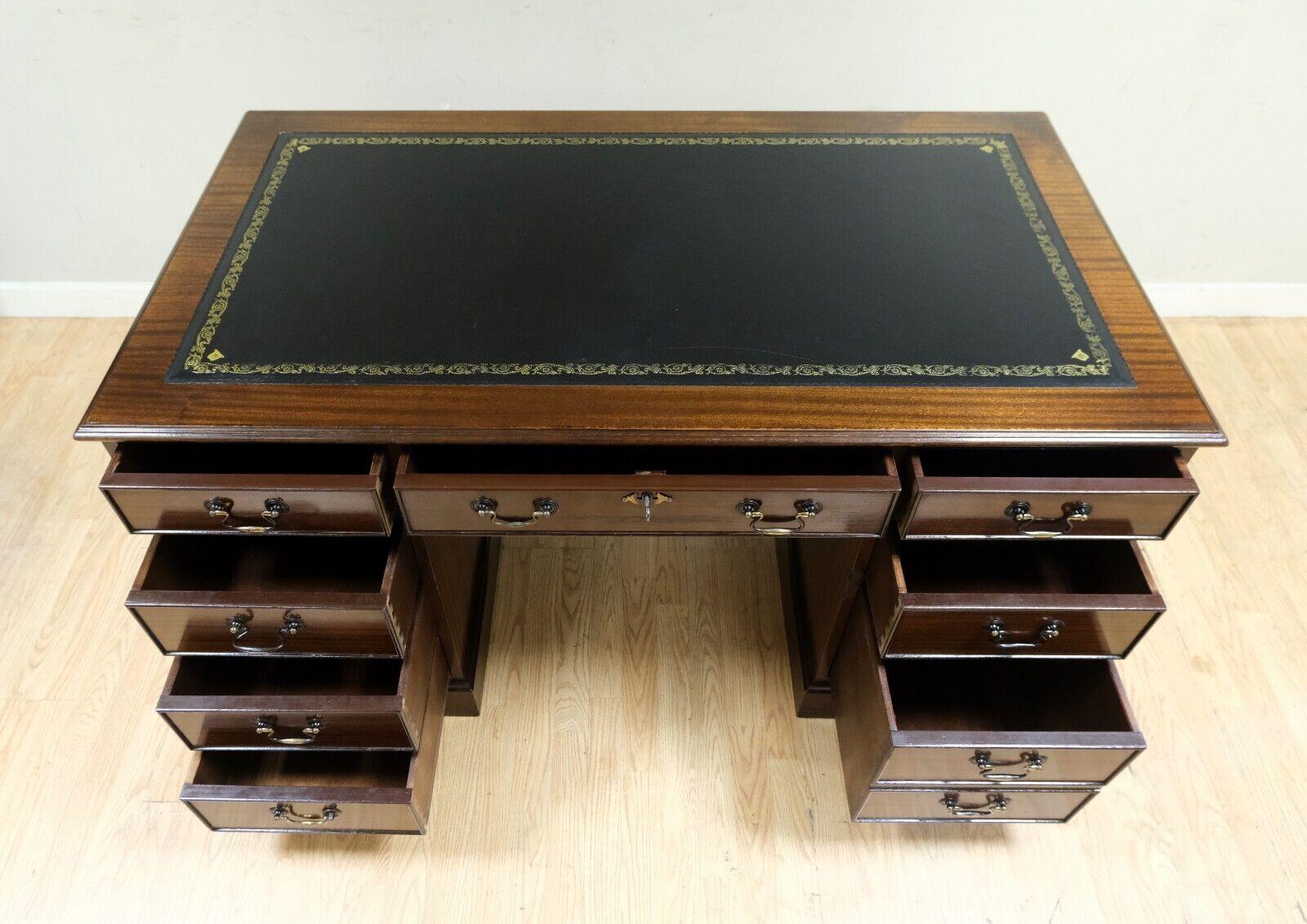 20th Century LOVELY BLACK LEATHER SURFACE PEDESTAL DESK EIGHT DRAWERS ON PLiNTH BASE For Sale