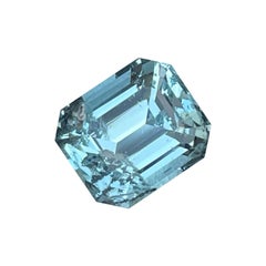 Jolie pierre aigue-marine bleue du Nigeria de 3,60 carats Aigue-marine précieuse