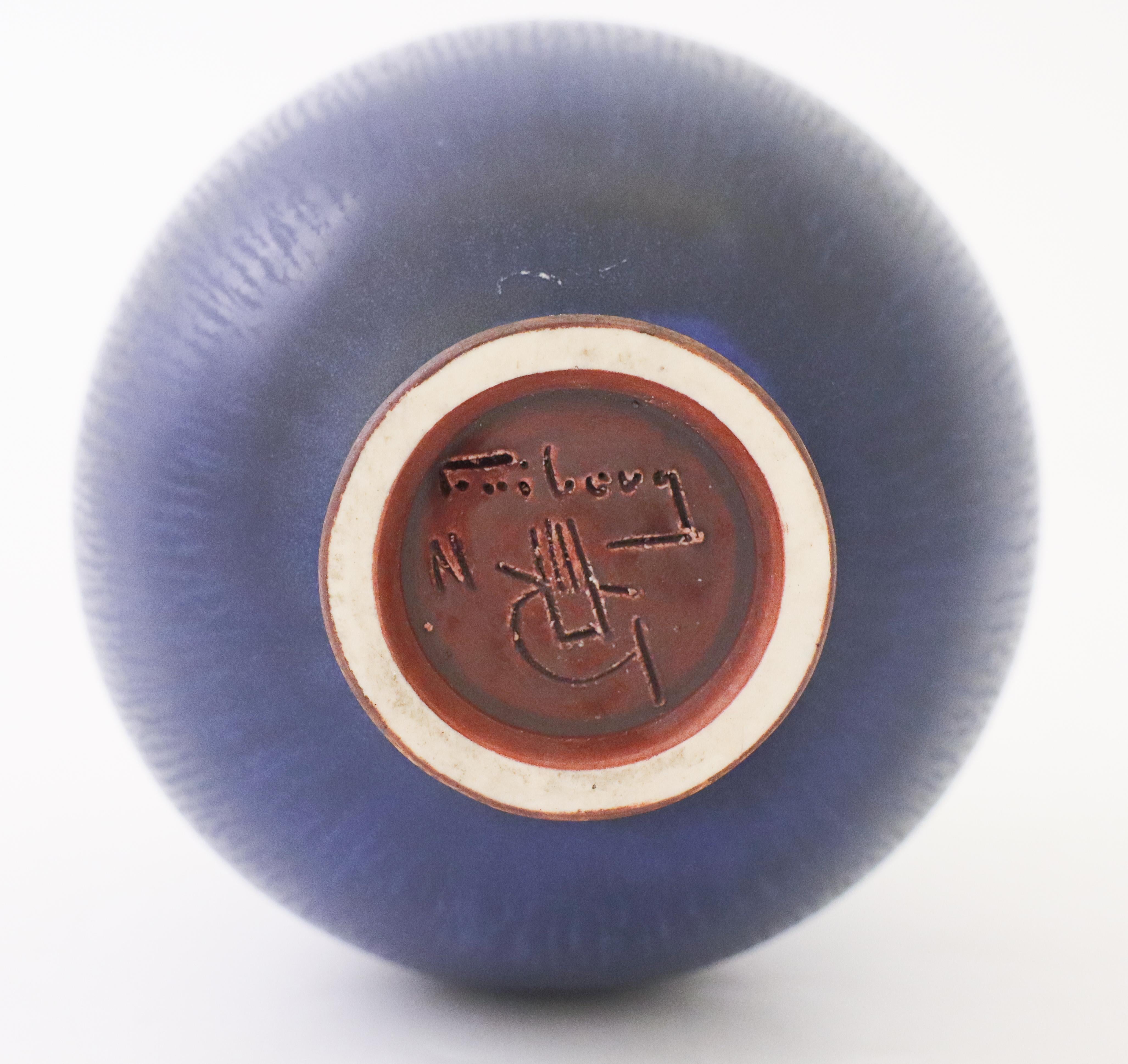 Ravissant vase en céramique bleue, Berndt Friberg, Gustavsberg 1972 4
