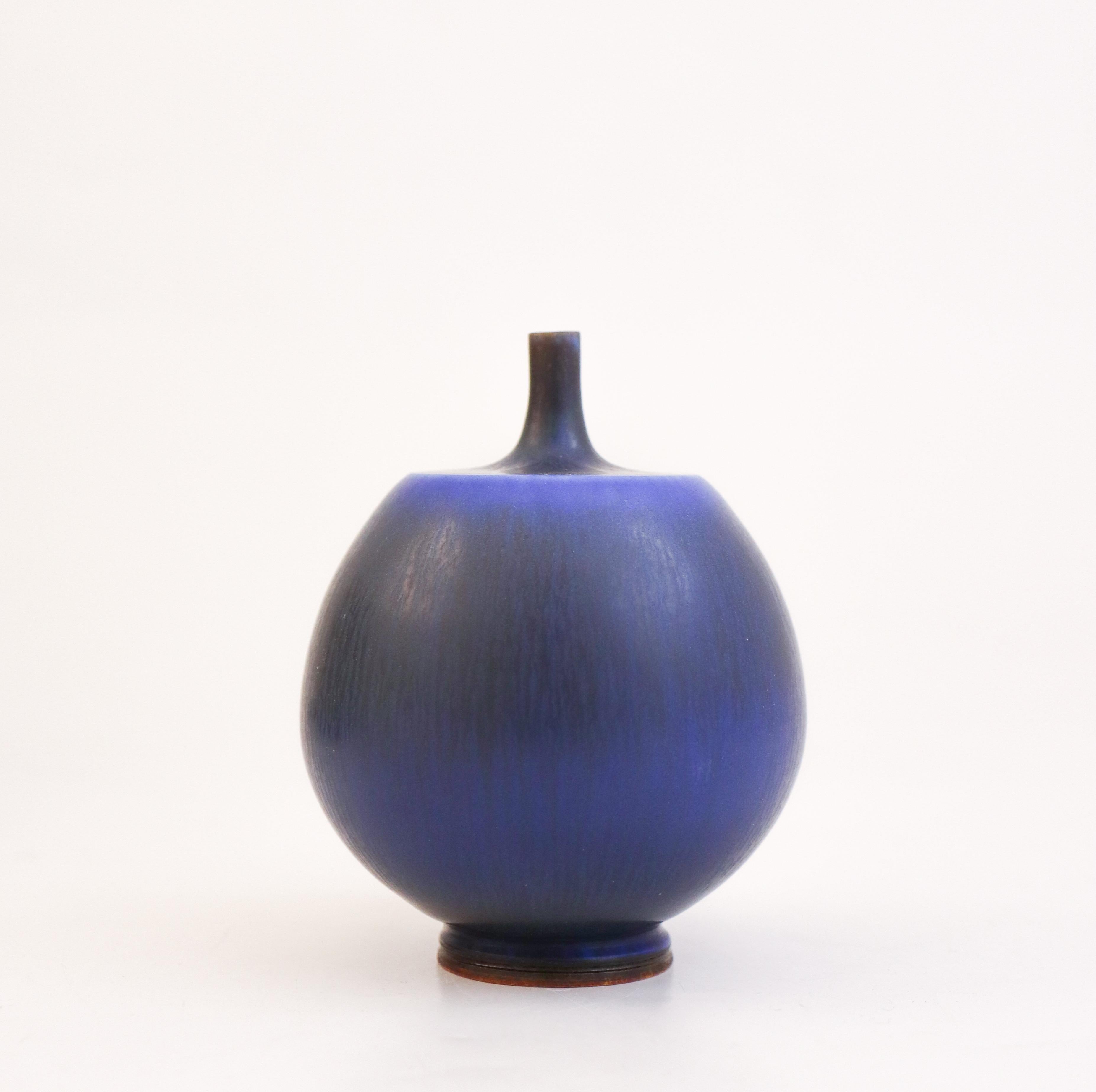 Scandinavian Modern Lovely Blue Ceramic Vase, Berndt Friberg, Gustavsberg - Mid 20th Century For Sale