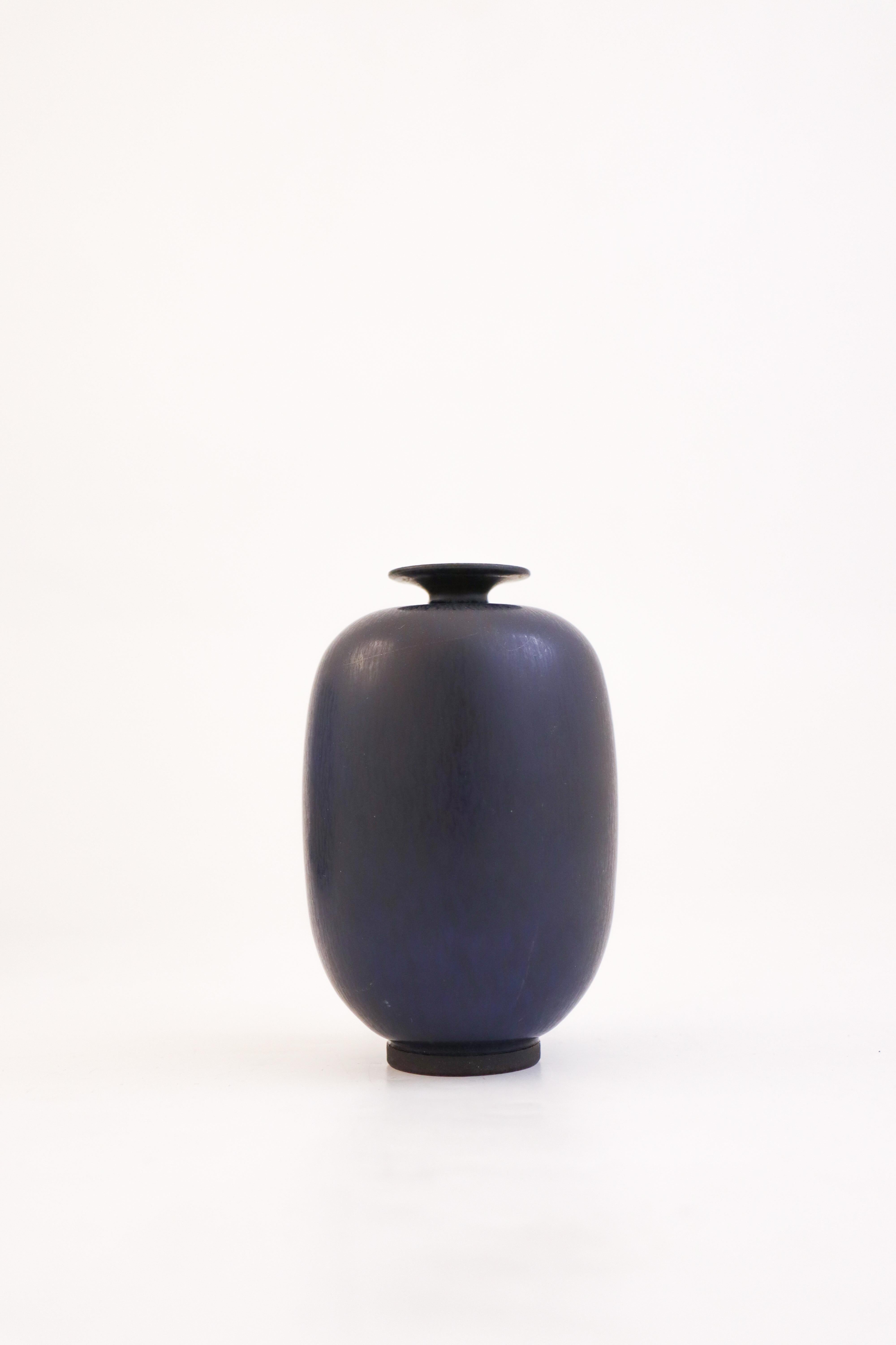Lovely Blue Ceramic Vase, Berndt Friberg, Gustavsberg - Mid 20th Century In Excellent Condition For Sale In Stockholm, SE
