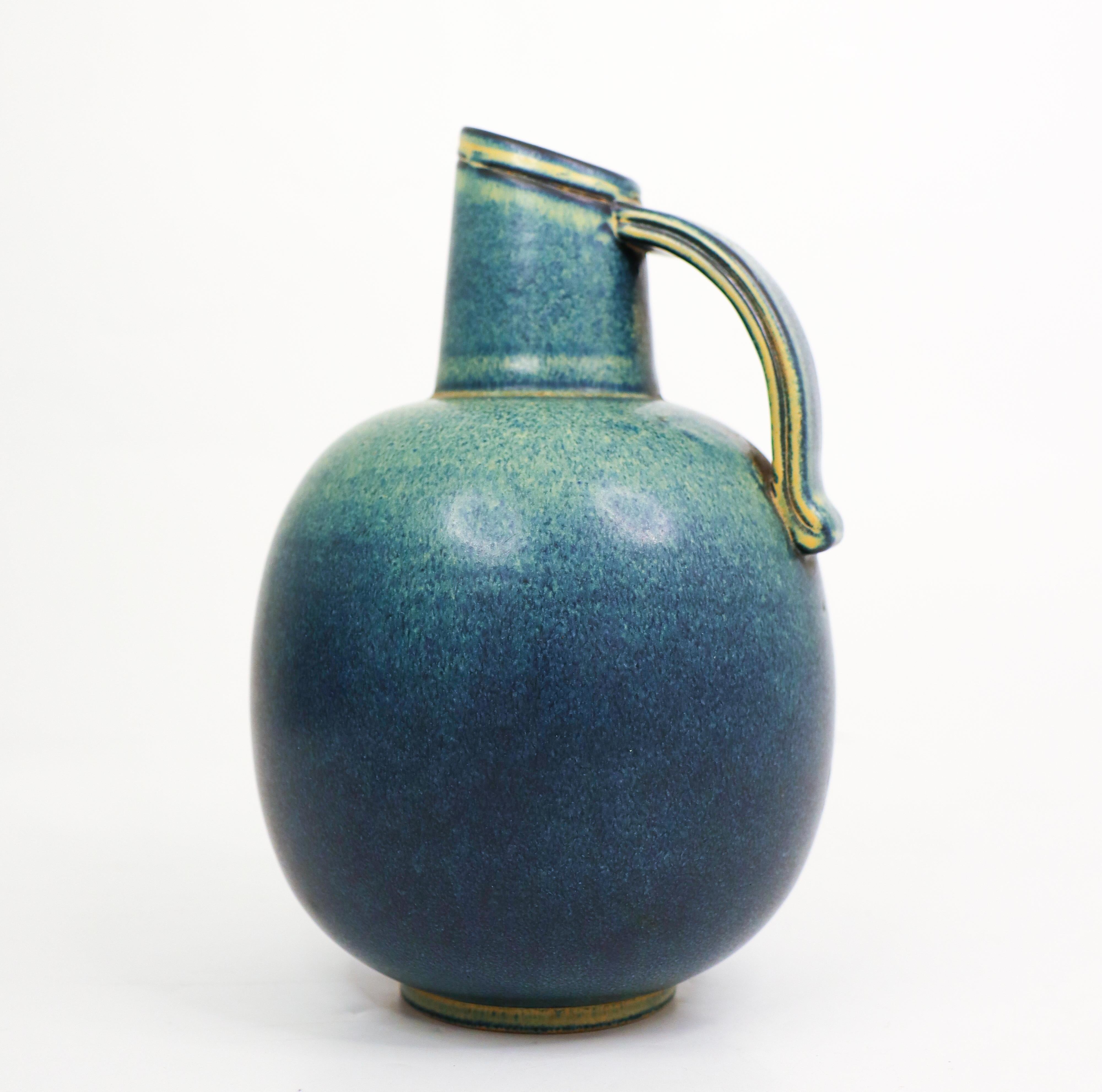 Scandinave moderne Joli vase en céramique bleue Gunnar Nylund Rörstrand - Mid century Vintage en vente