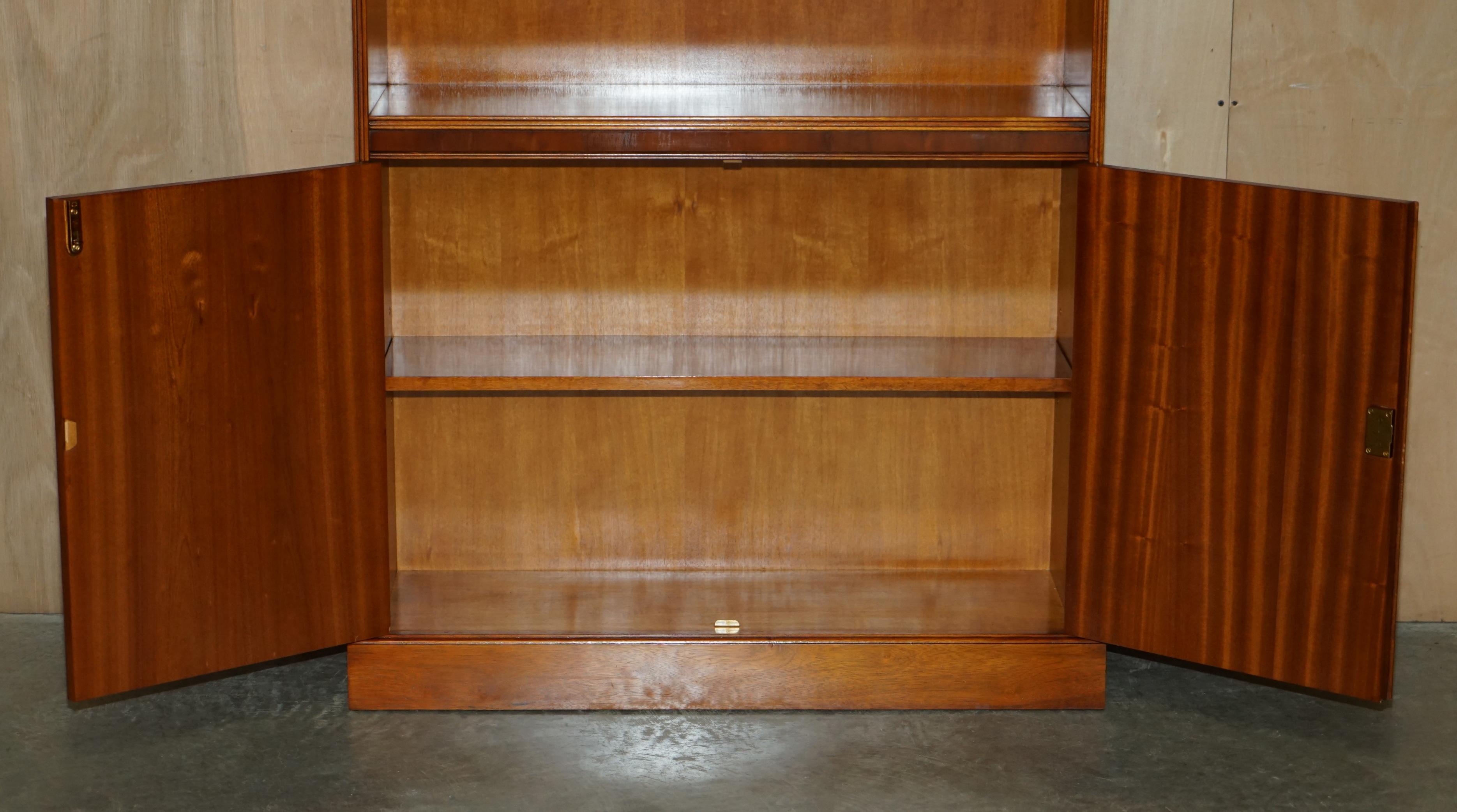 Lovely Bradley Furniture England Yew Wood Open Library Bookcase Cupboard Base For Sale 12