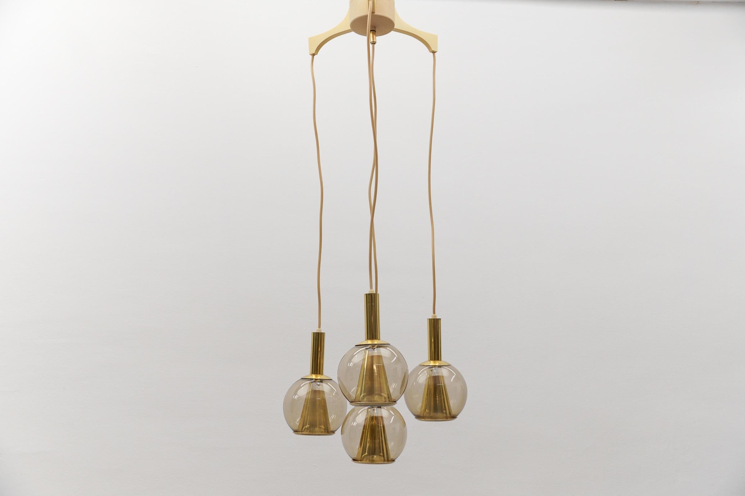 Lovely Brass and Smoked Glass Mid-Century Modern Cascading Lamp, 1960s Germany For Sale 10