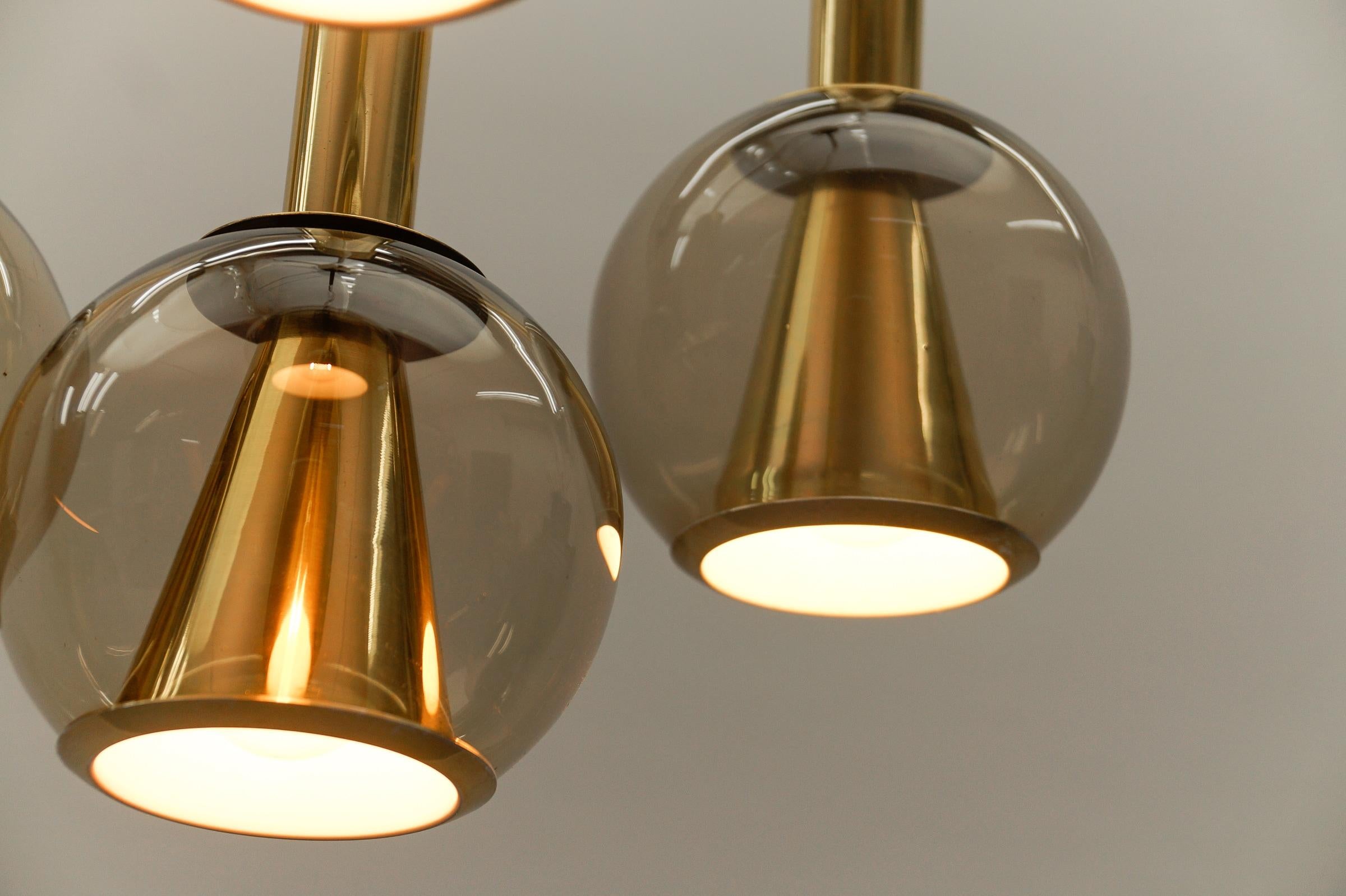 Lovely Brass and Smoked Glass Mid-Century Modern Cascading Lamp, 1960s Germany For Sale 11