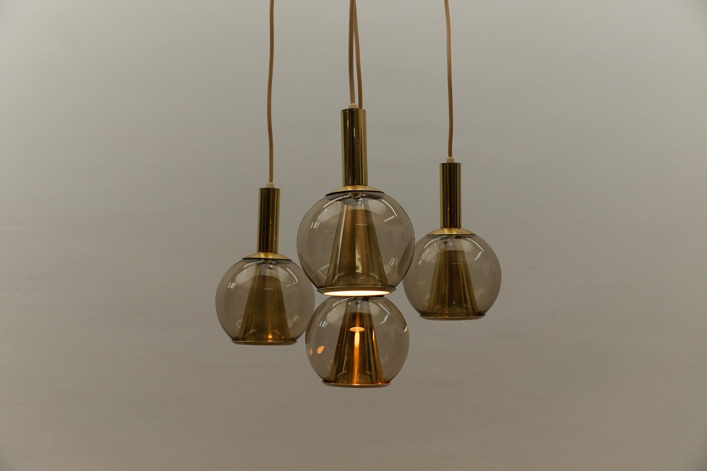Lovely Brass and Smoked Glass Mid-Century Modern Cascading Lamp, 1960s Germany For Sale 1