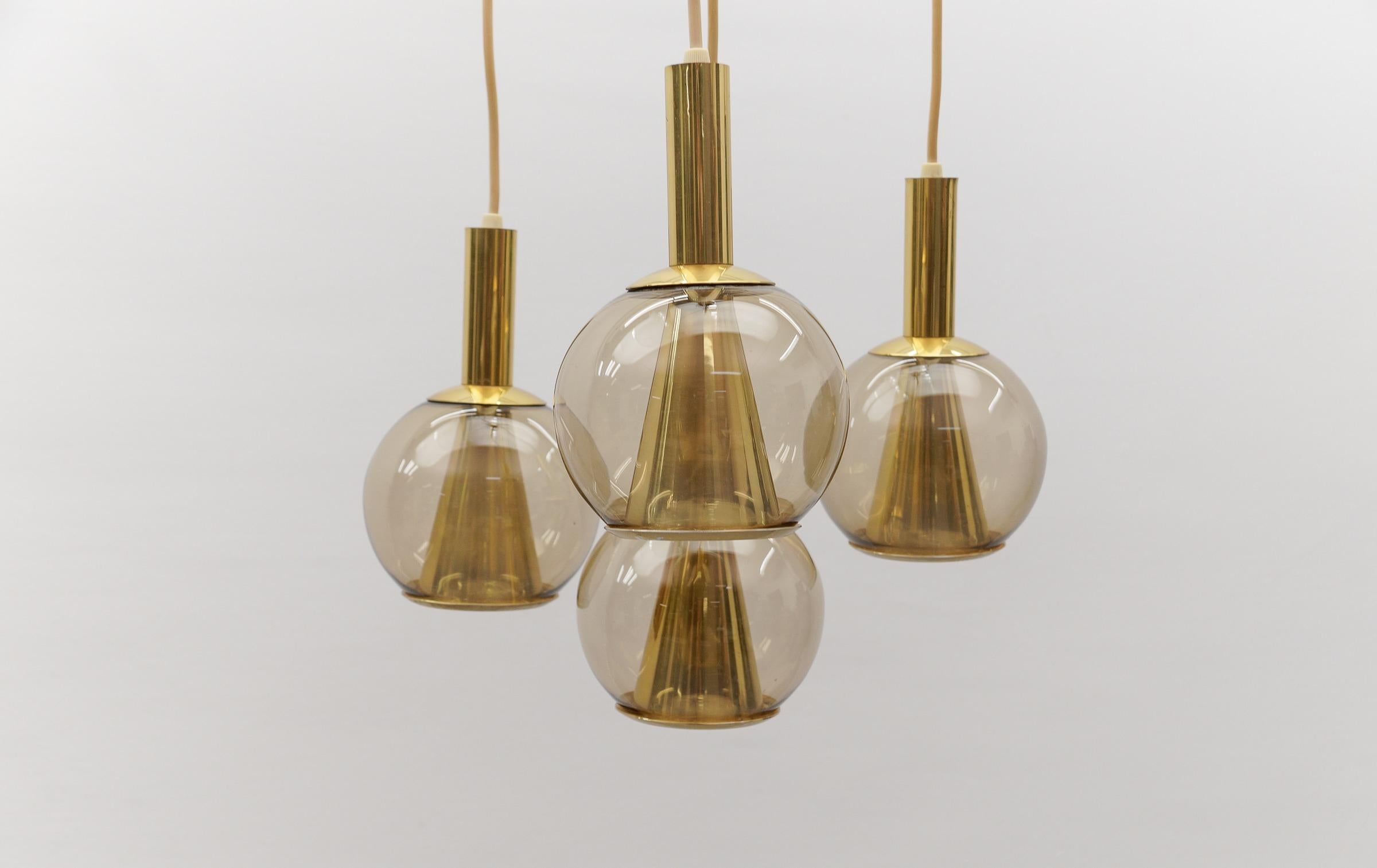 Lovely Brass and Smoked Glass Mid-Century Modern Cascading Lamp, 1960s Germany For Sale 2