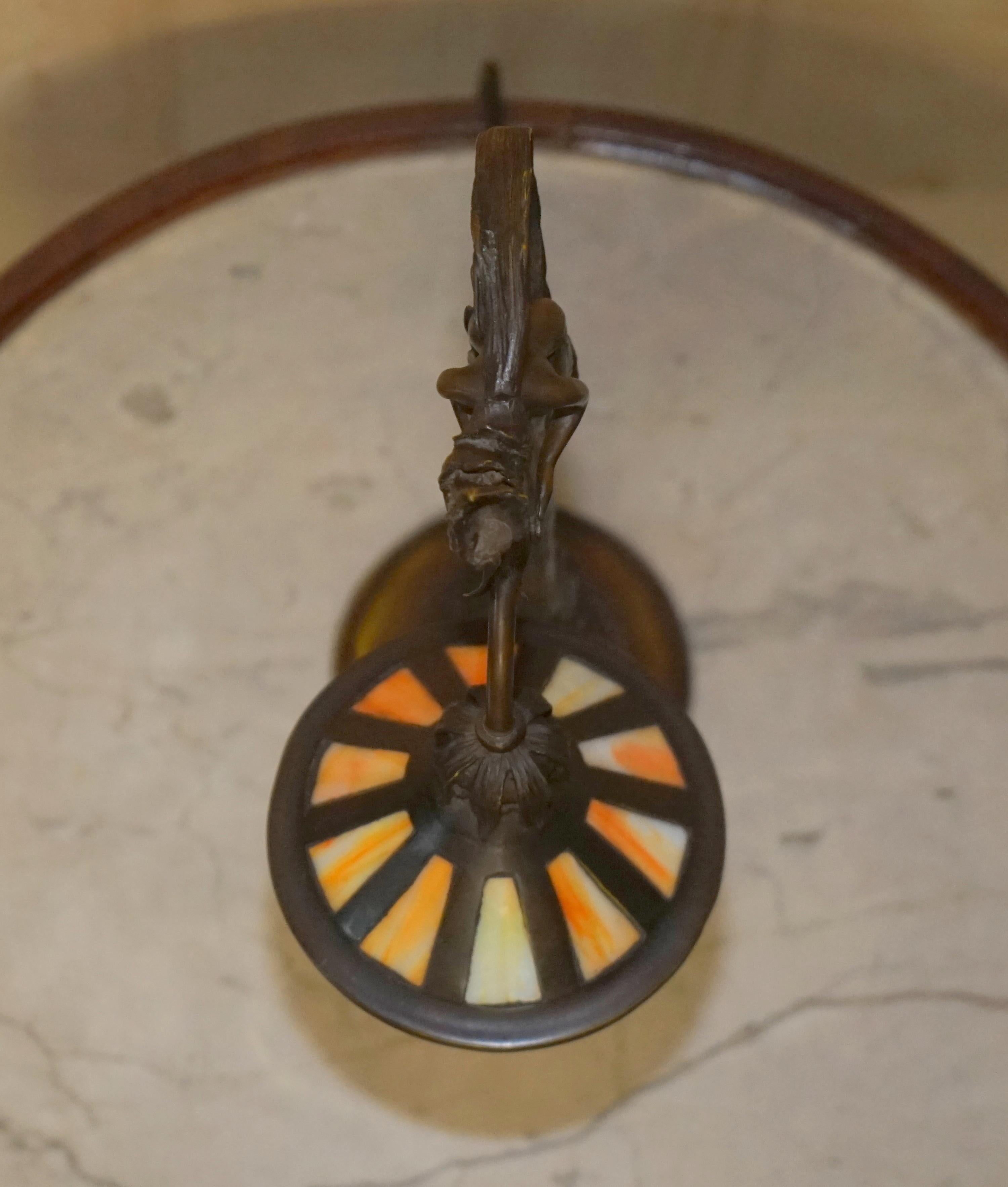 Lovely Bronzed Antique European Table Lamp circa 1940 Ornately Cast Design For Sale 7