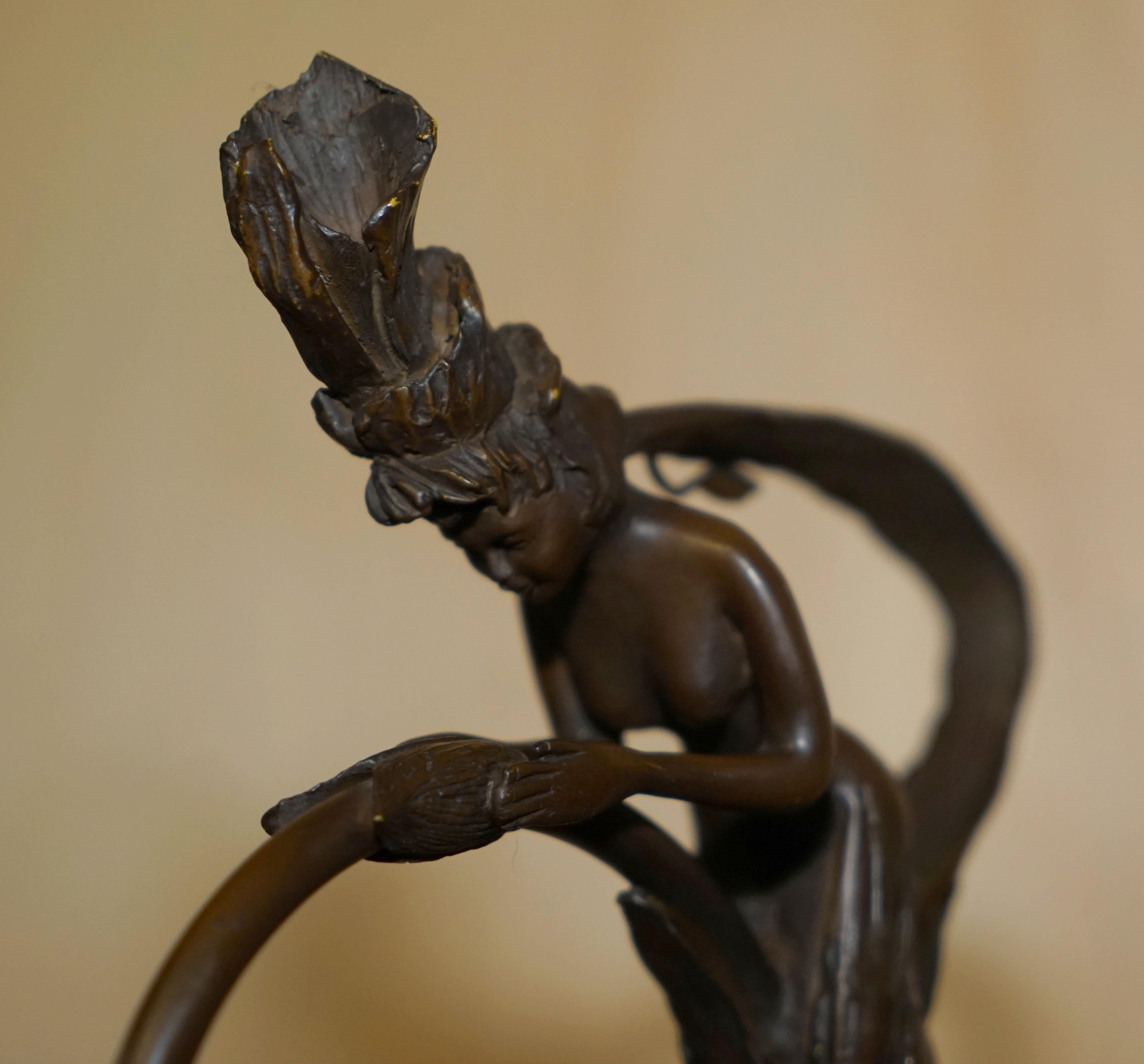 Lovely Bronzed Antique European Table Lamp circa 1940 Ornately Cast Design 4