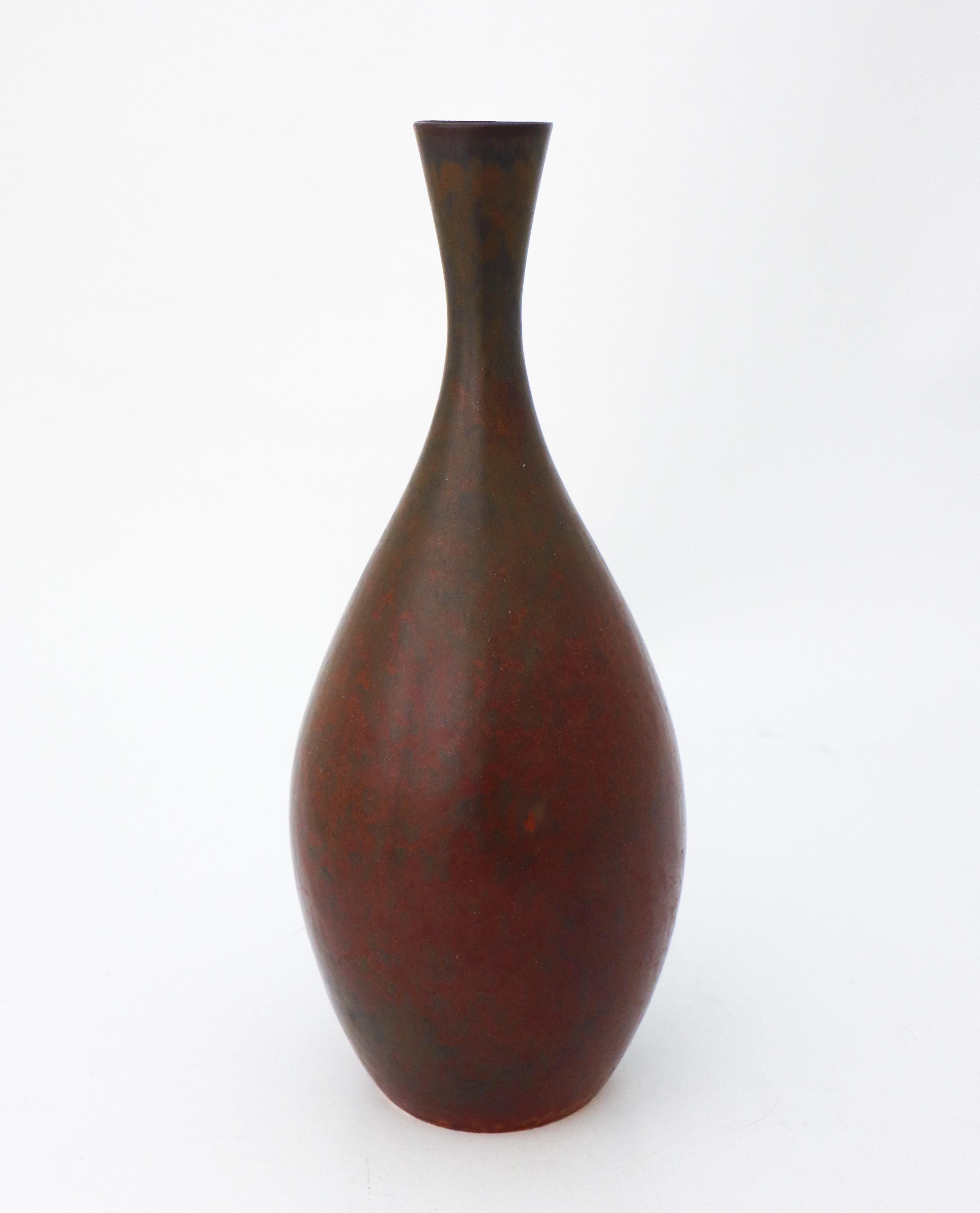Scandinavian Modern Lovely Brown Ceramic Vase - Carl-Harry Stålhane - Rörstrand - Mid 20th Century For Sale