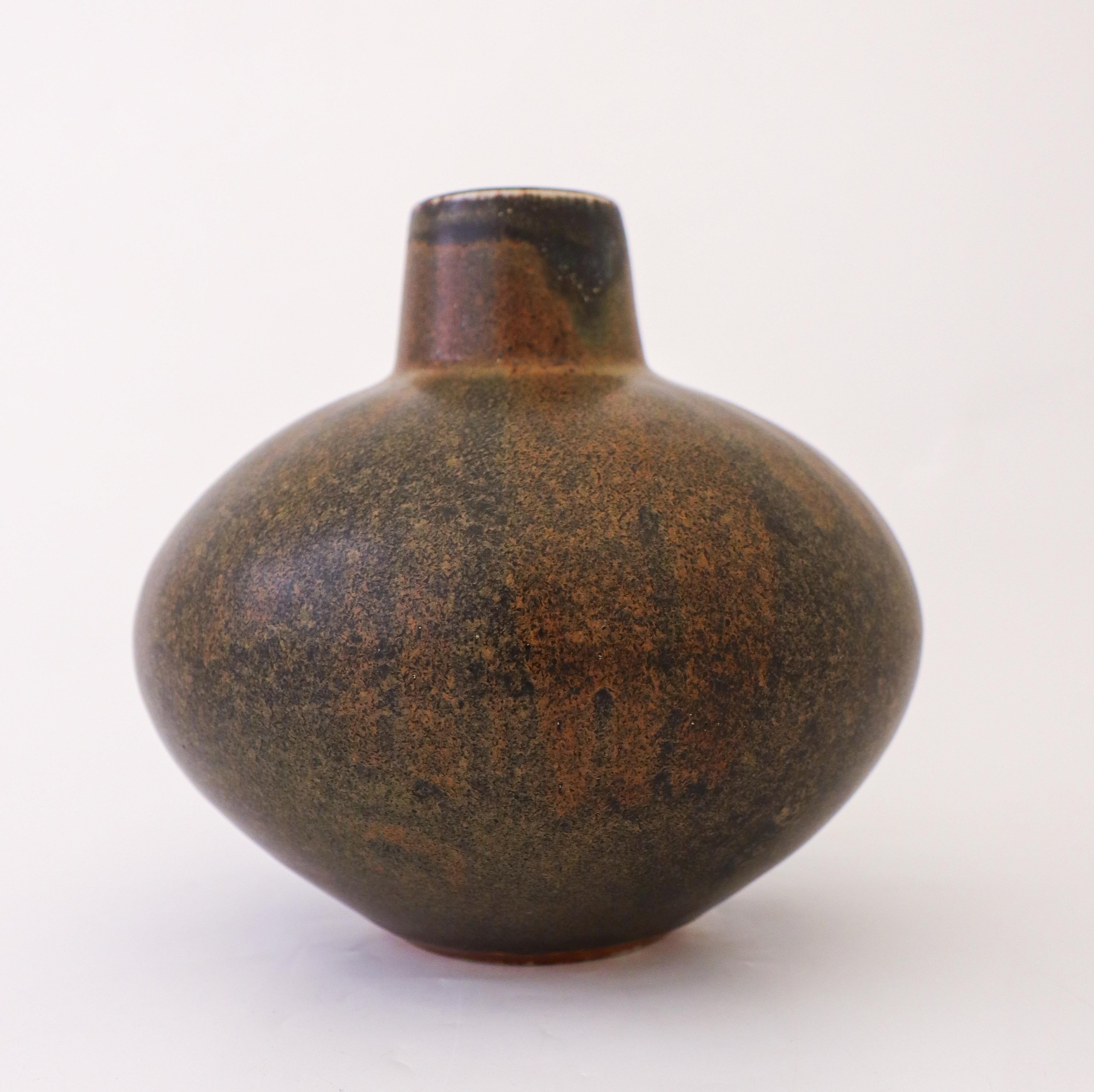 Glazed Lovely Brown, Ceramic Vase Carl-Harry Stålhane, Rörstrand - Mid 20th Century For Sale