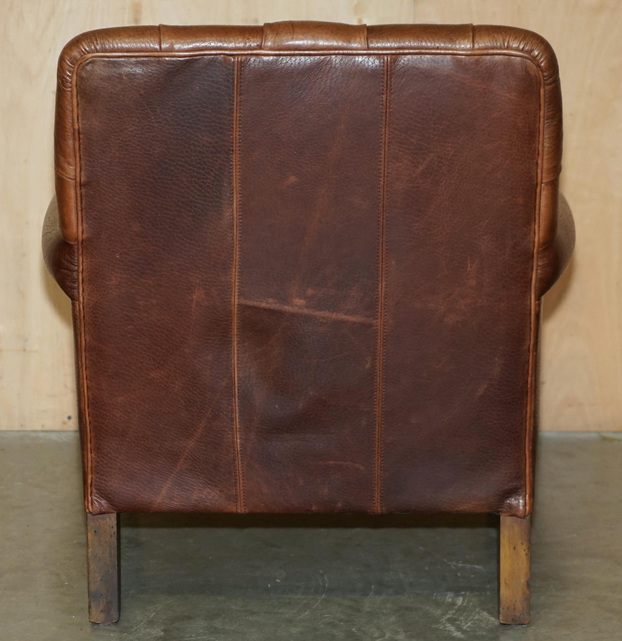 POLTRONE DI CHEsterfield IN PELLE MARRONE CON TESSUTO DI KILIM E FEDELTÀ in vendita 5