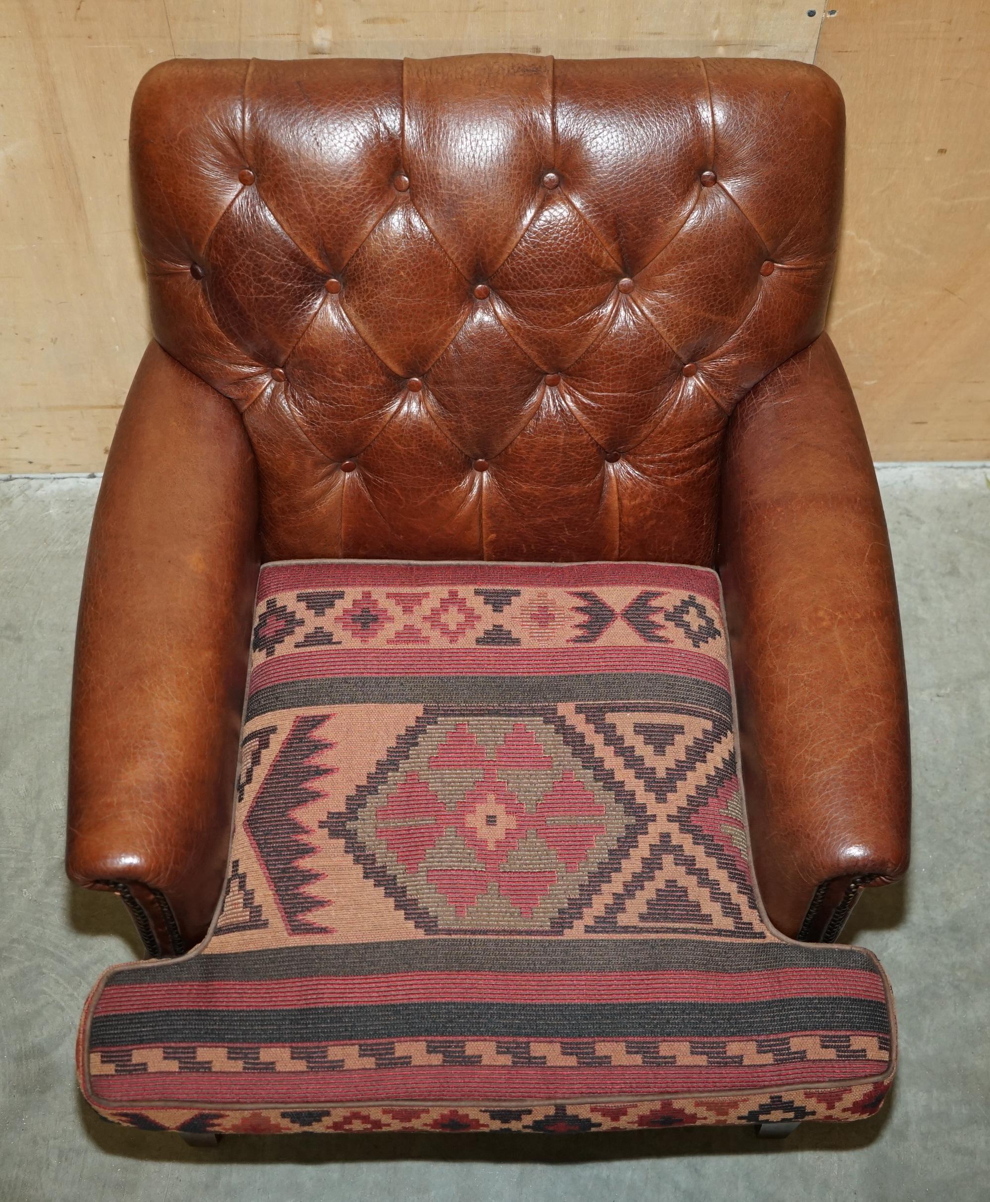 POLTRONE DI CHEsterfield IN PELLE MARRONE CON TESSUTO DI KILIM E FEDELTÀ In condizioni buone in vendita a West Sussex, Pulborough