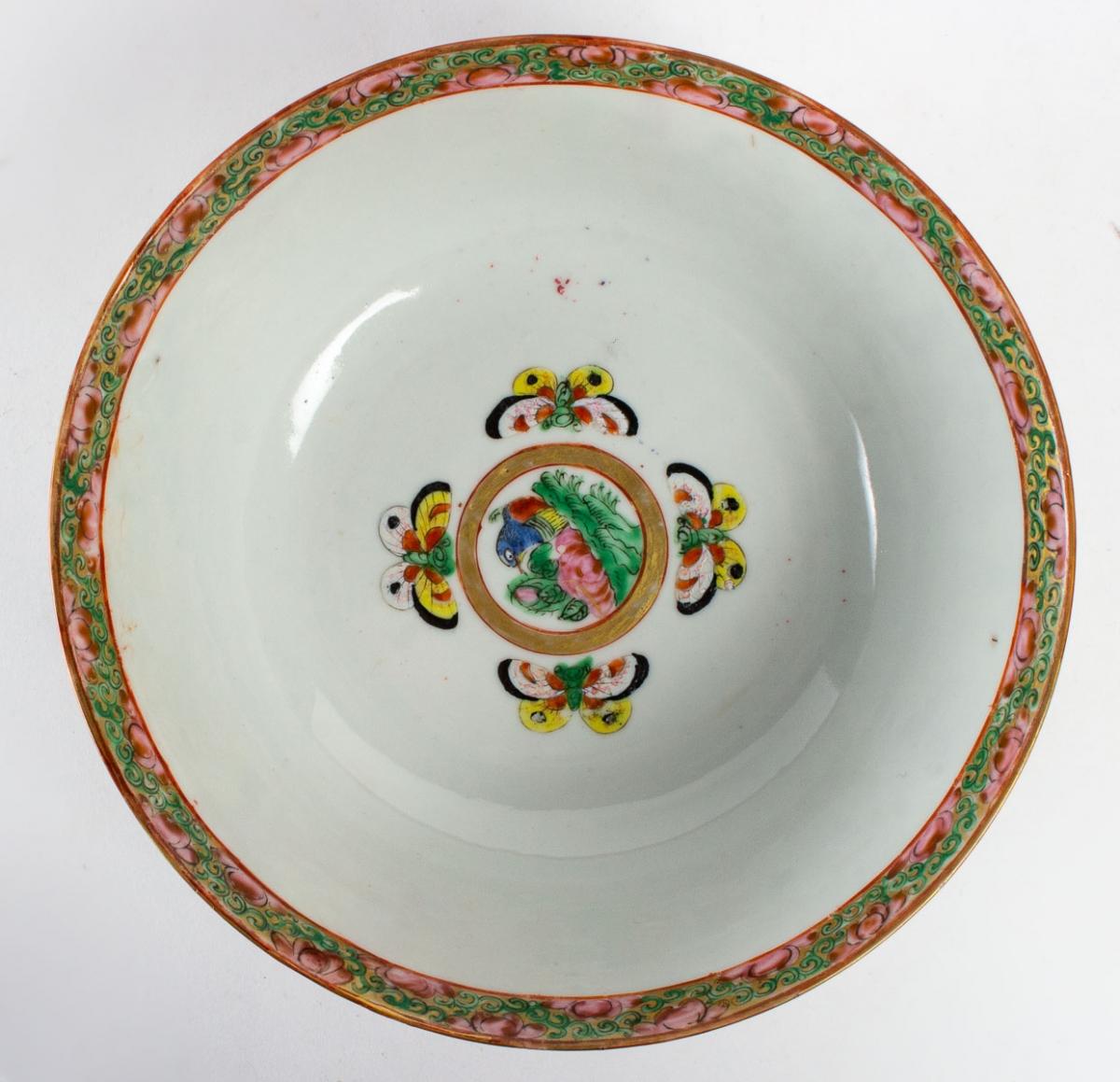 Chinese Export Lovely Canton Polychrome Porcelain Bowl