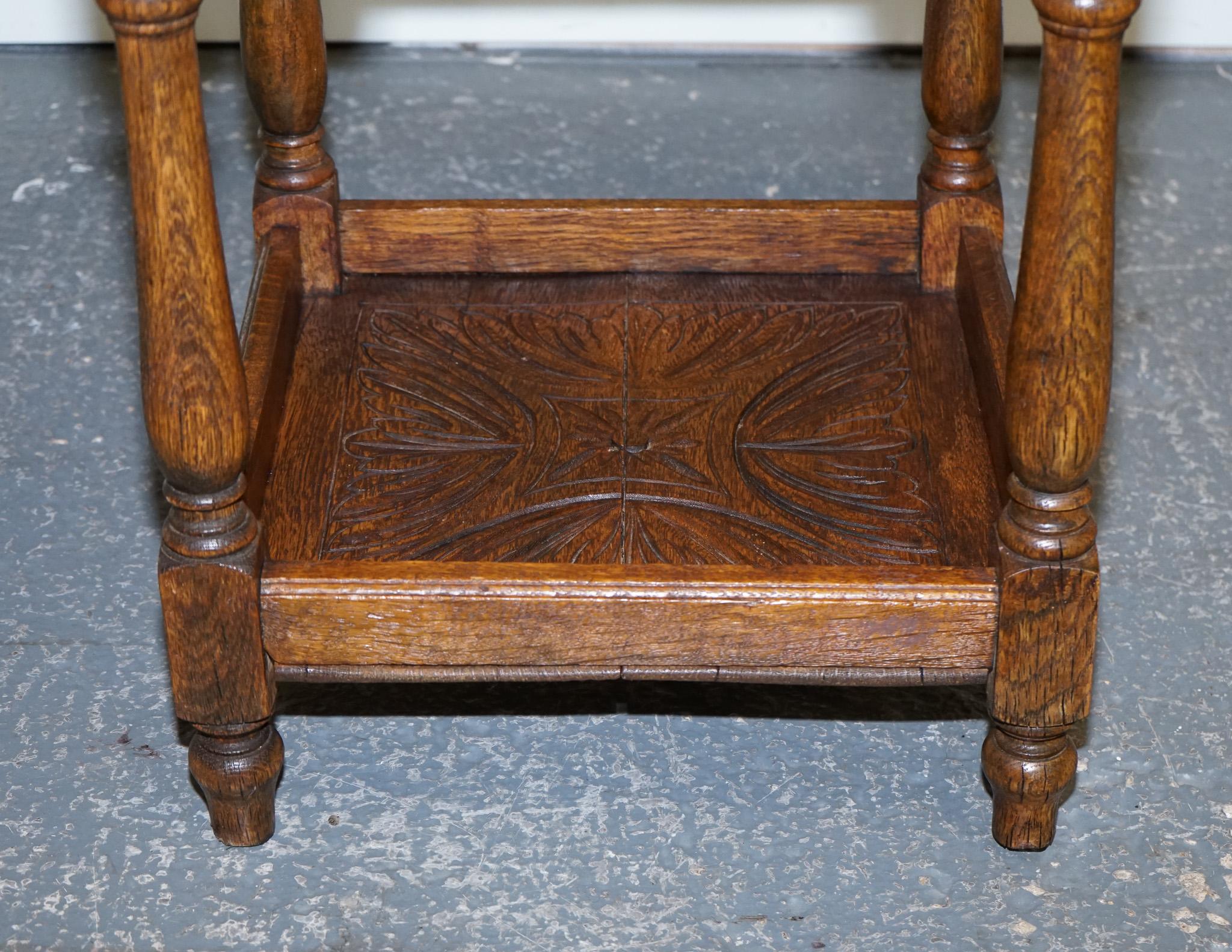BEL TAVOLO DI ROVERE GOTHIC intagliato in vendita 3