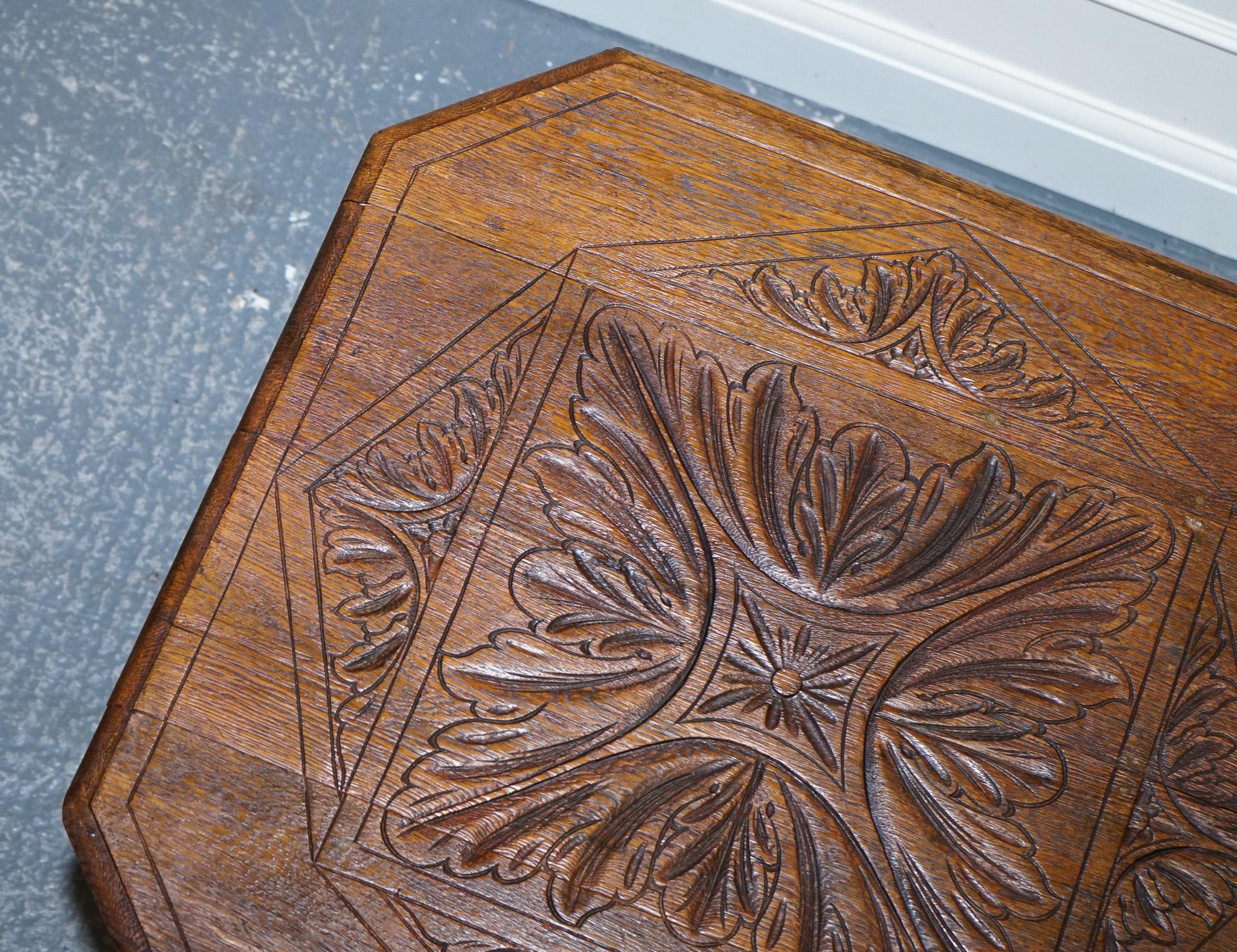 LOVELY CARVED GOTHIC OAK SiDE TABLE  For Sale 1