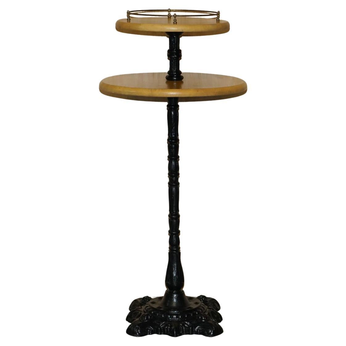 LOVELY CAST IRON COCKTAIL BAR TOP TABLE WiTH GALLERY RAIL en vente
