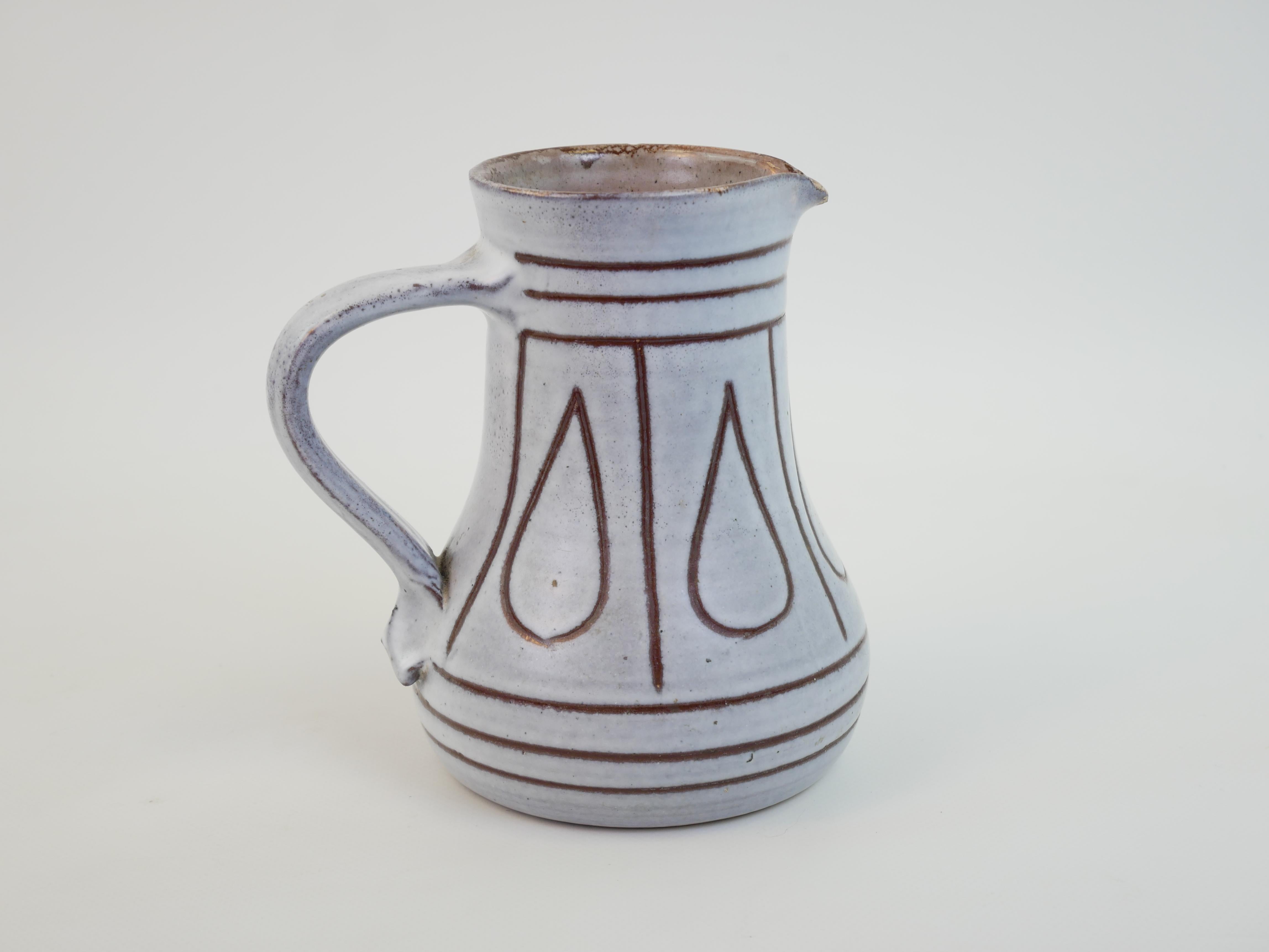Lovely ceramic pitcher in the style of Jacques Innocenti For Sale 2