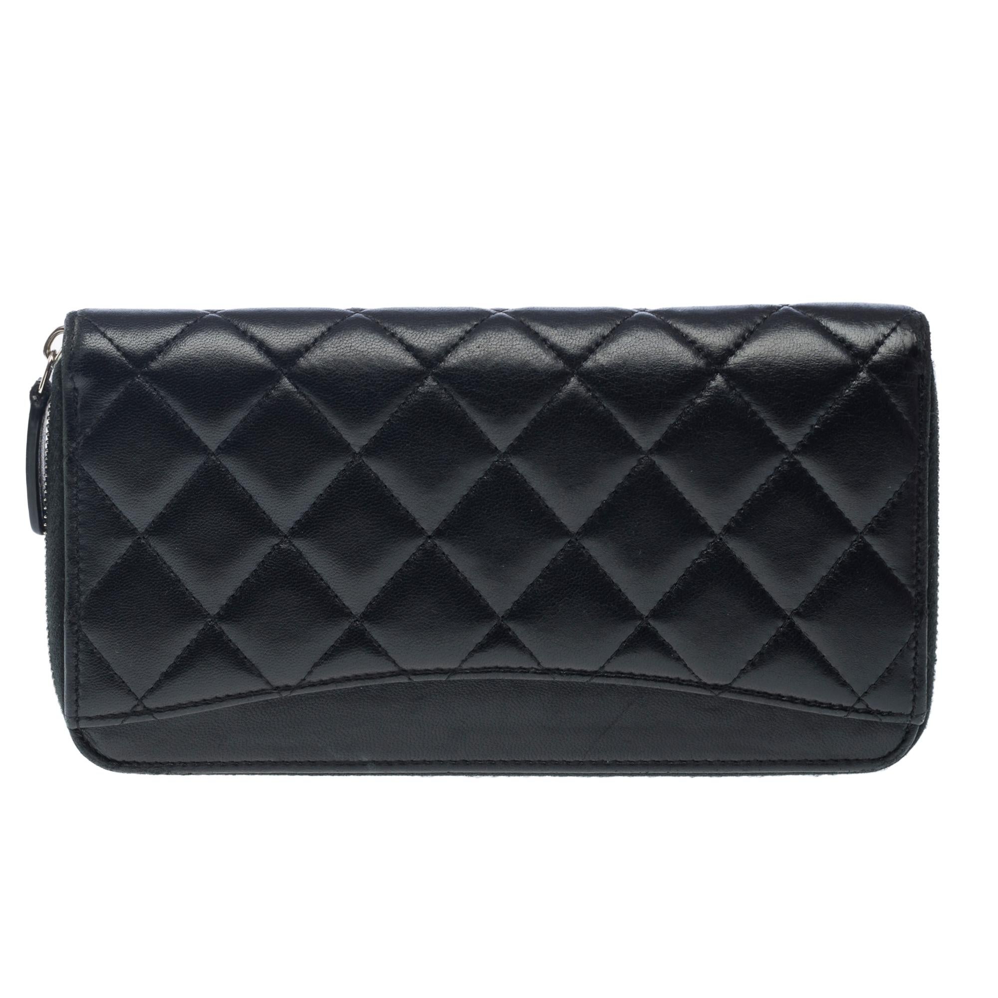 Lovely Chanel Compagnon Brieftasche aus schwarzem gestepptem Lammfellleder, SHW Damen im Angebot