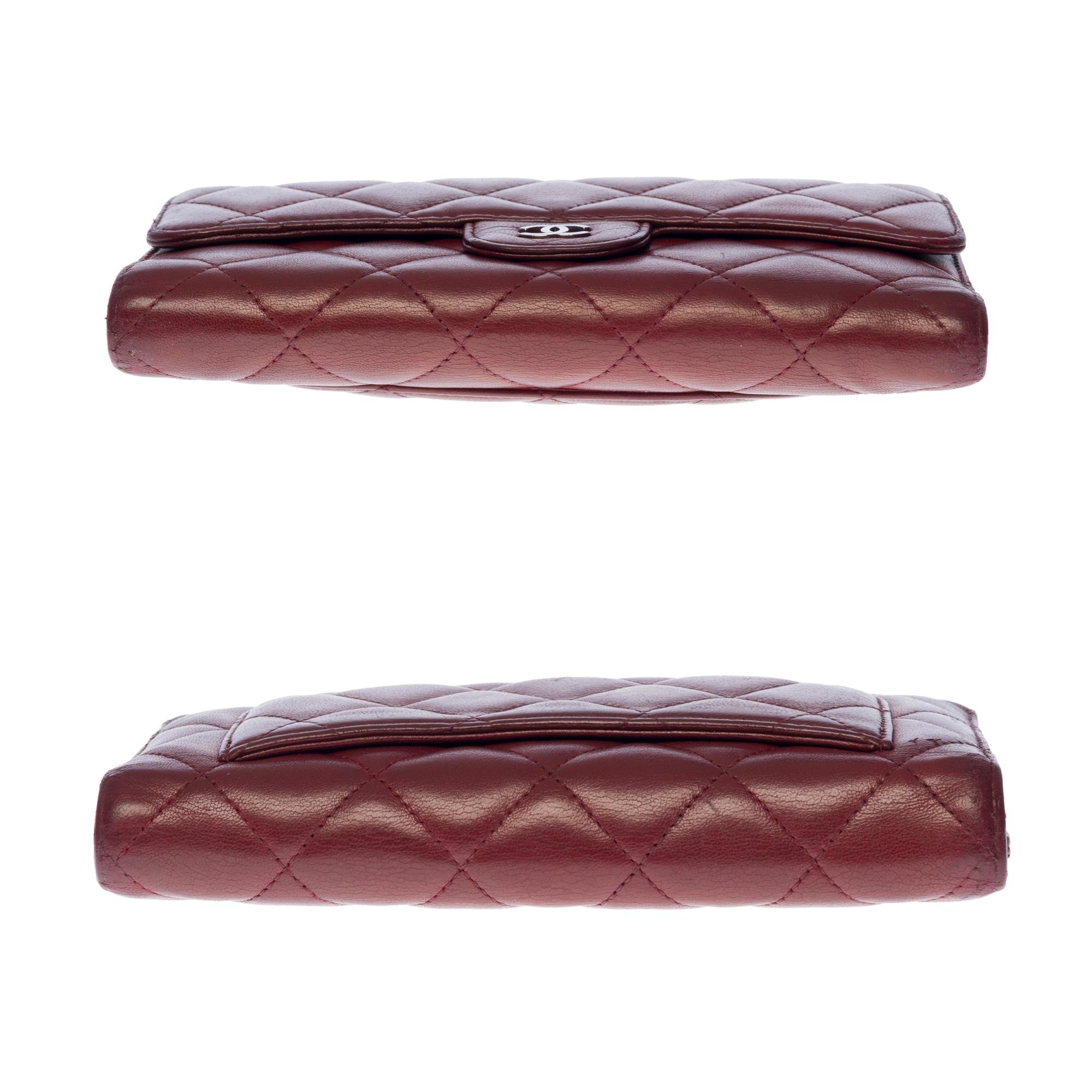 Lovely Chanel Flap Wallet in Burgundy Quilted Lambskin leather, PHW For Sale 3