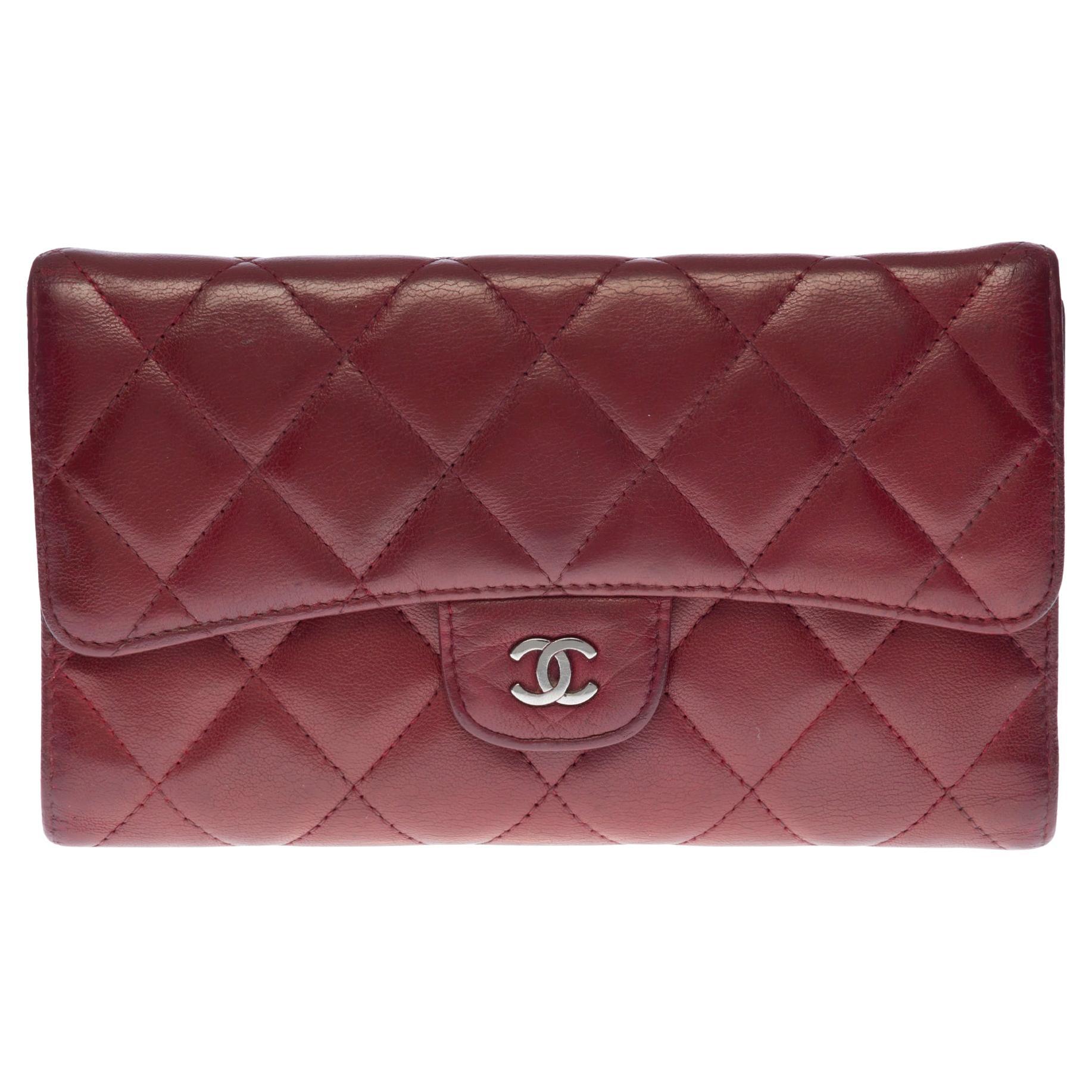 Lovely Chanel Flap Wallet in Burgundy Quilted Lambskin leather, PHW For Sale