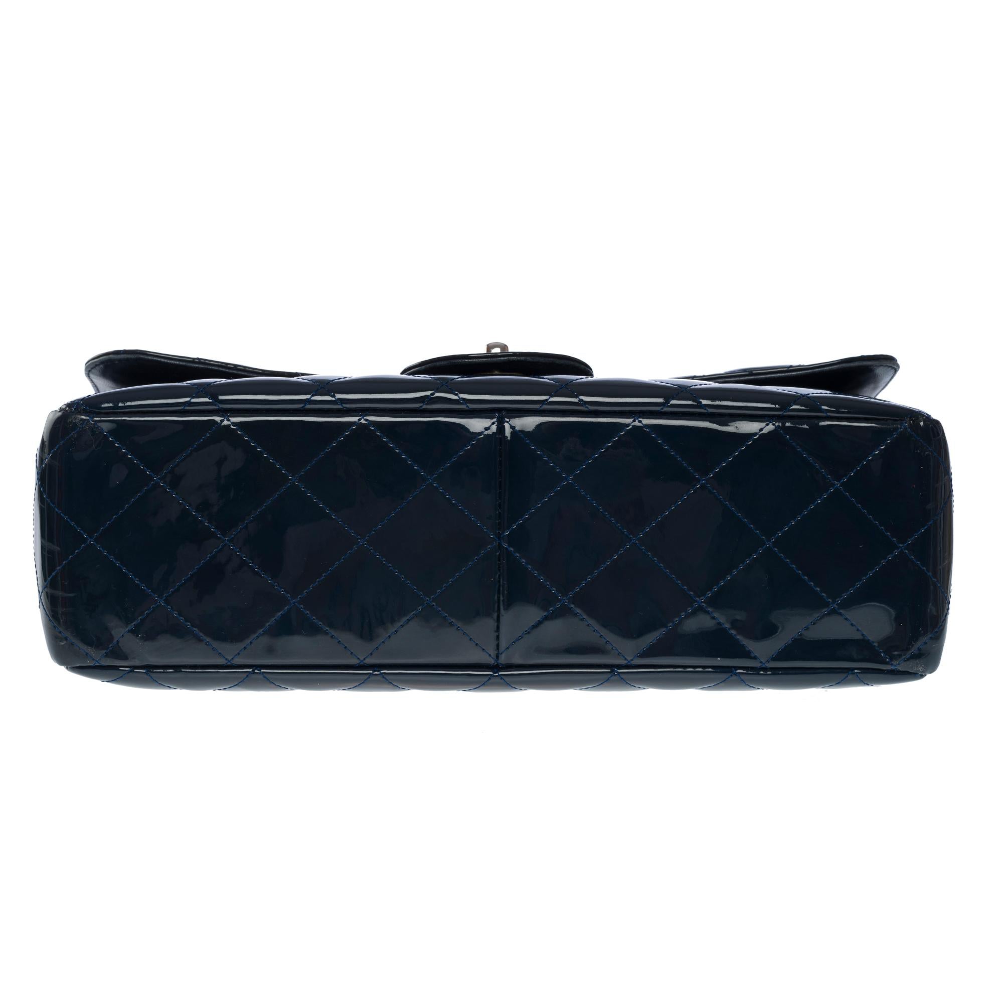 Lovely Chanel Timeless Jumbo shoulder flap bag in Navy blue patent leather, SHW 6