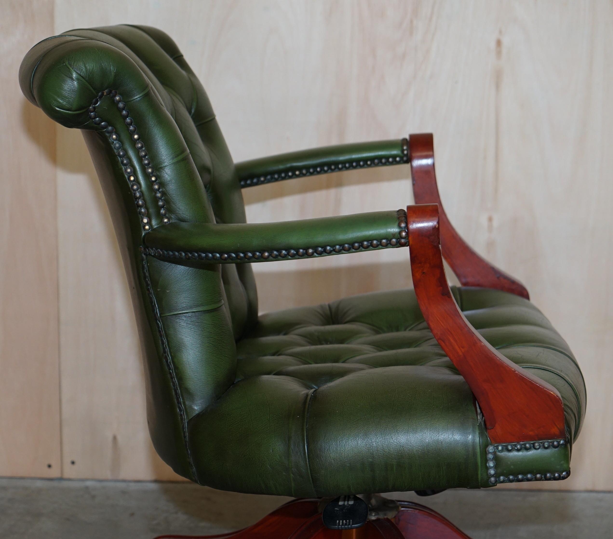 Lovely Chesterfield Fully Buttoned Green Leather Captains Directors Armchair 3