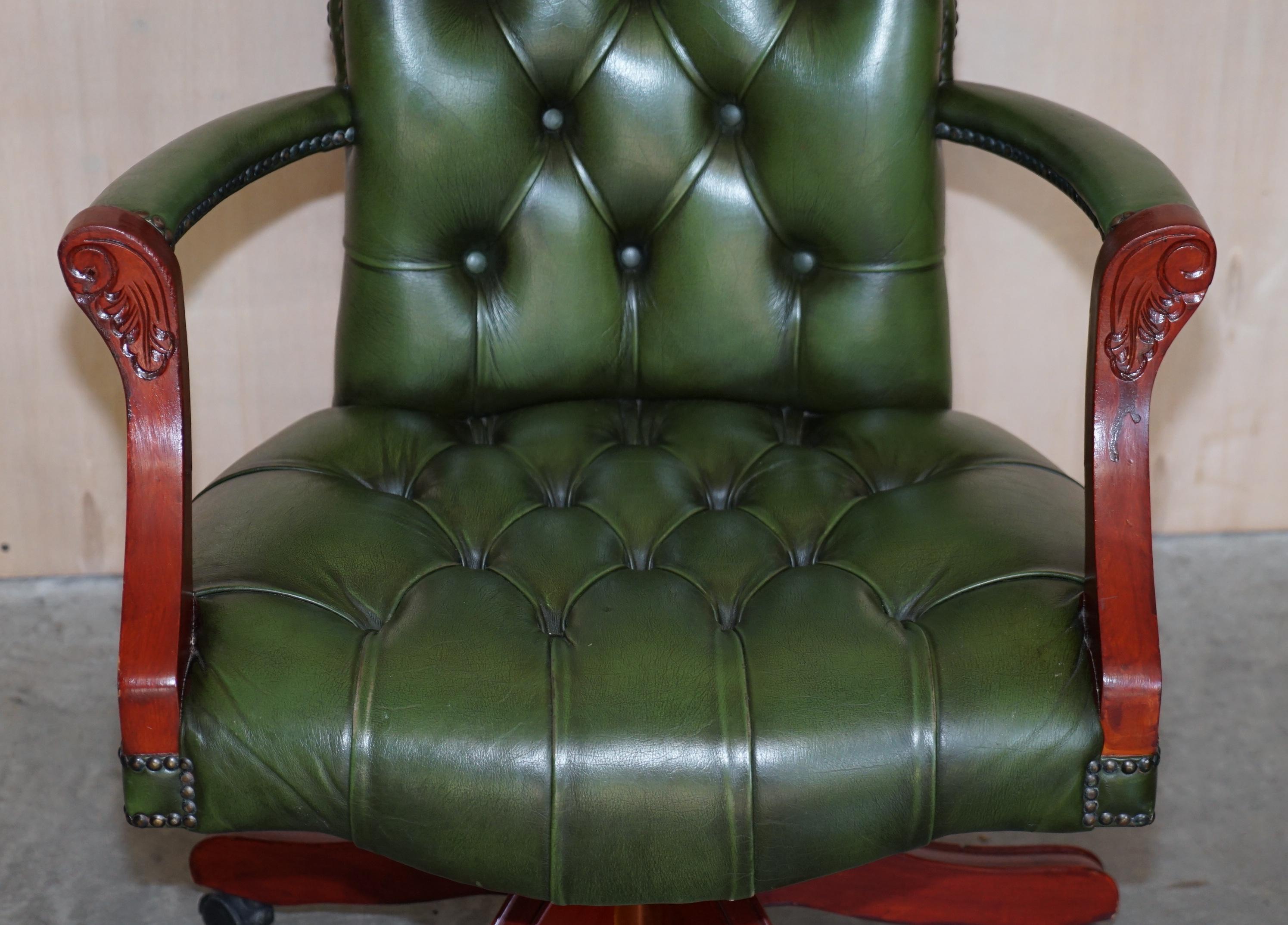 English Lovely Chesterfield Fully Buttoned Green Leather Captains Directors Armchair