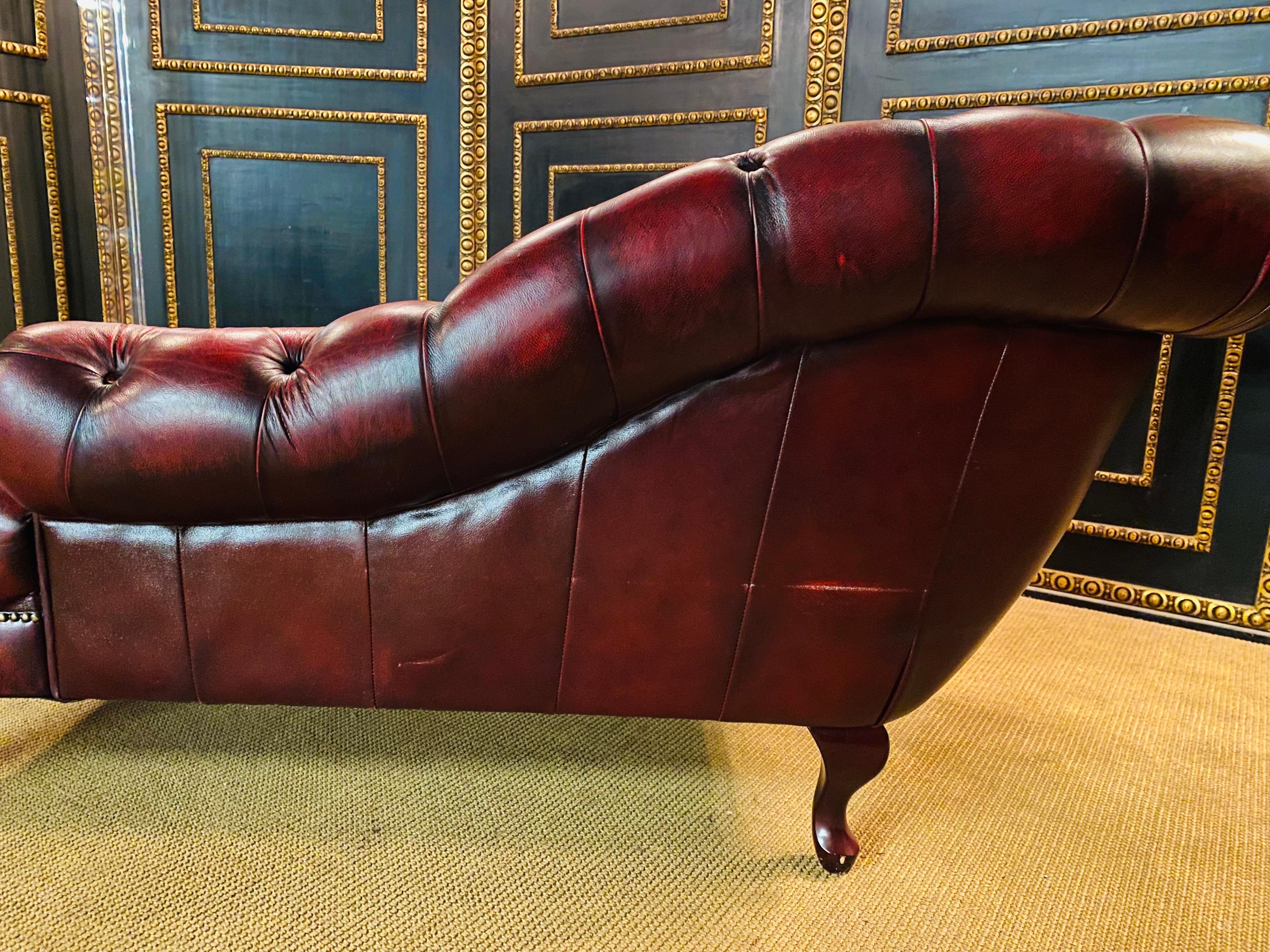Schönes original vintage Chesterfield Rotes Leder Chaise Lounge Daybed Sofa im Angebot 12