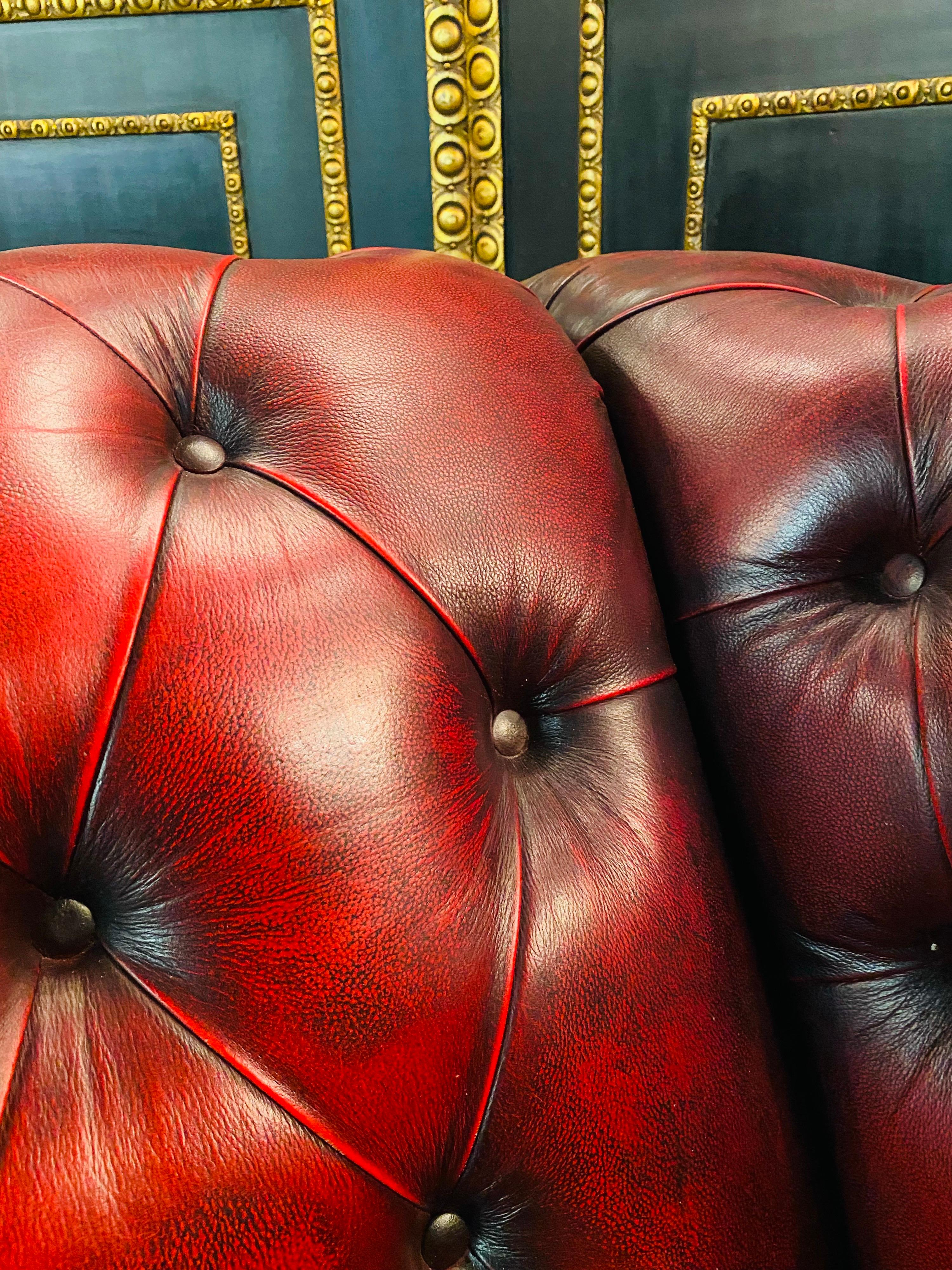 Schönes original vintage Chesterfield Rotes Leder Chaise Lounge Daybed Sofa im Angebot 1
