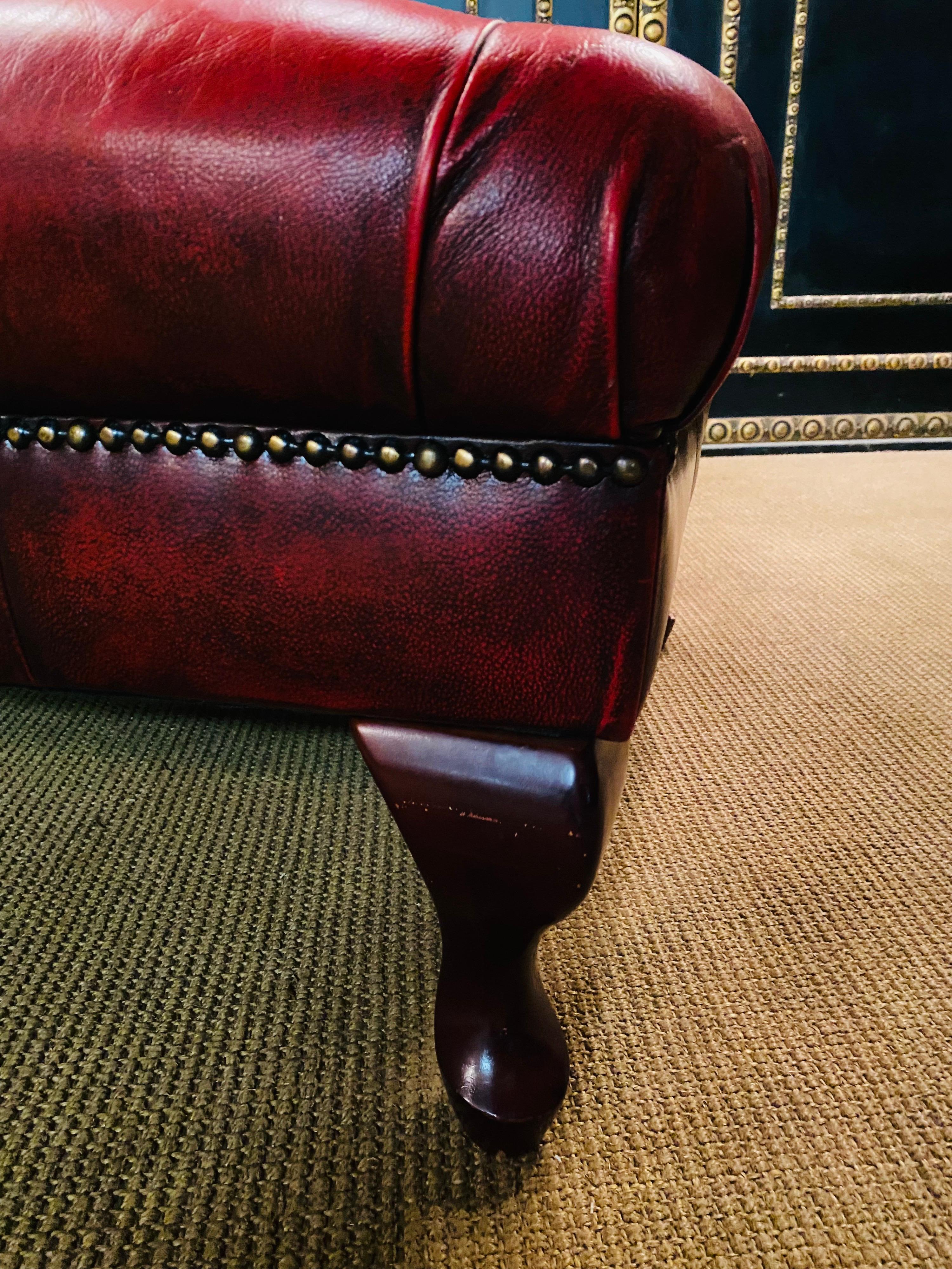 Schönes original vintage Chesterfield Rotes Leder Chaise Lounge Daybed Sofa im Angebot 4