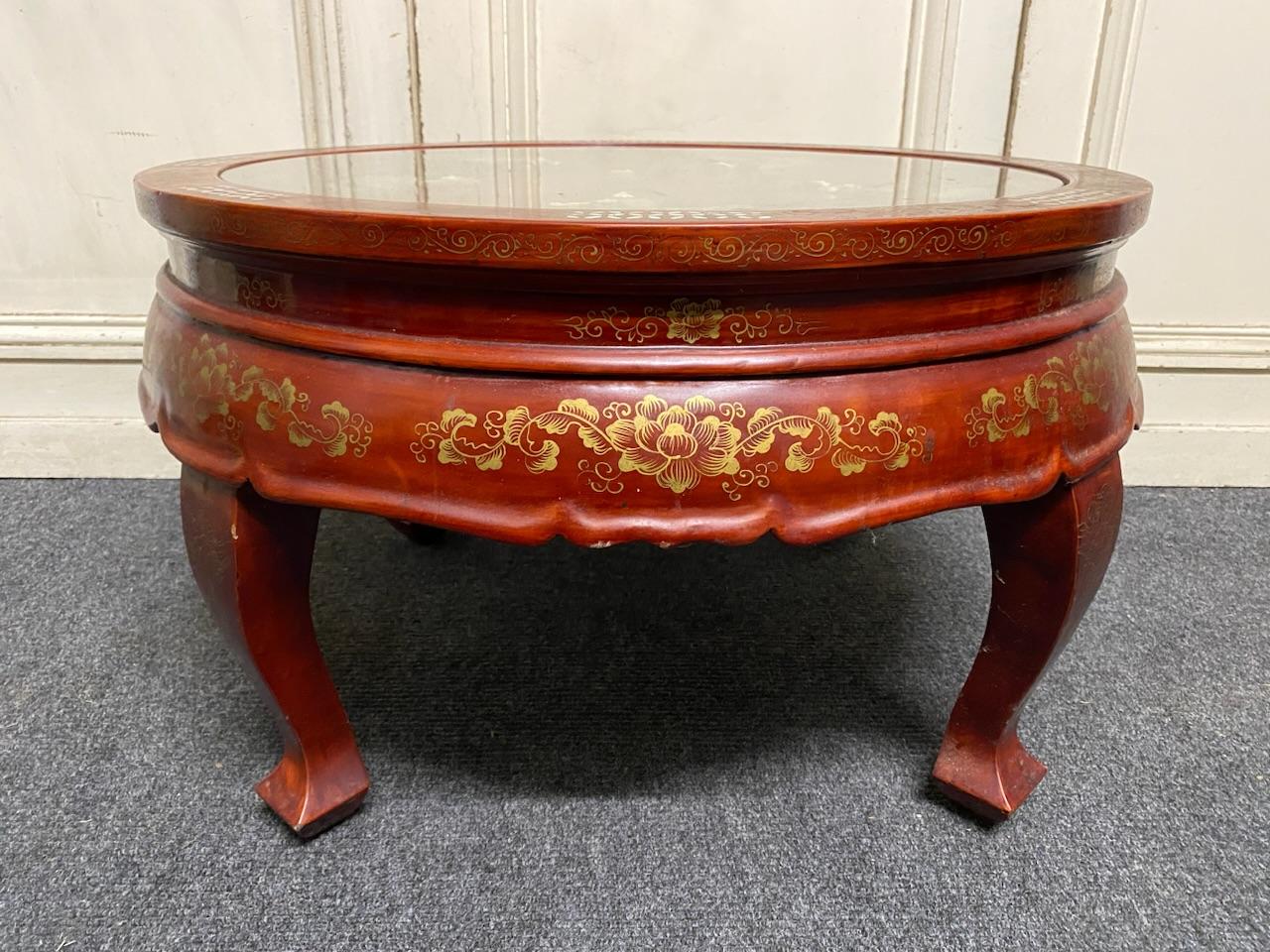 A highly decorative Lacquer Coffee table, the glass comes out to clean. No missing pieces and its in excellent overall original condition.
Diameter 77 cm
Height 46 cm