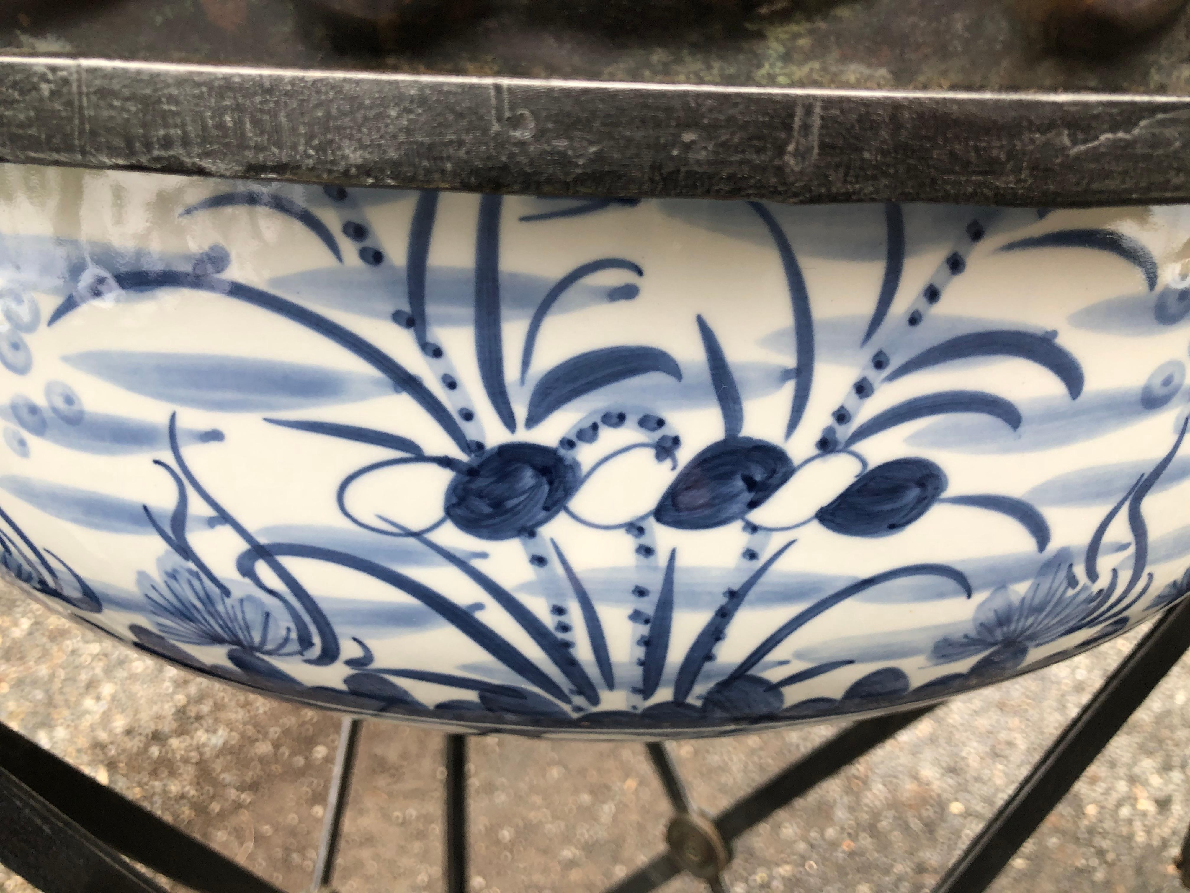 Directoire Lovely Chinese Blue and White Porcelain Planter 