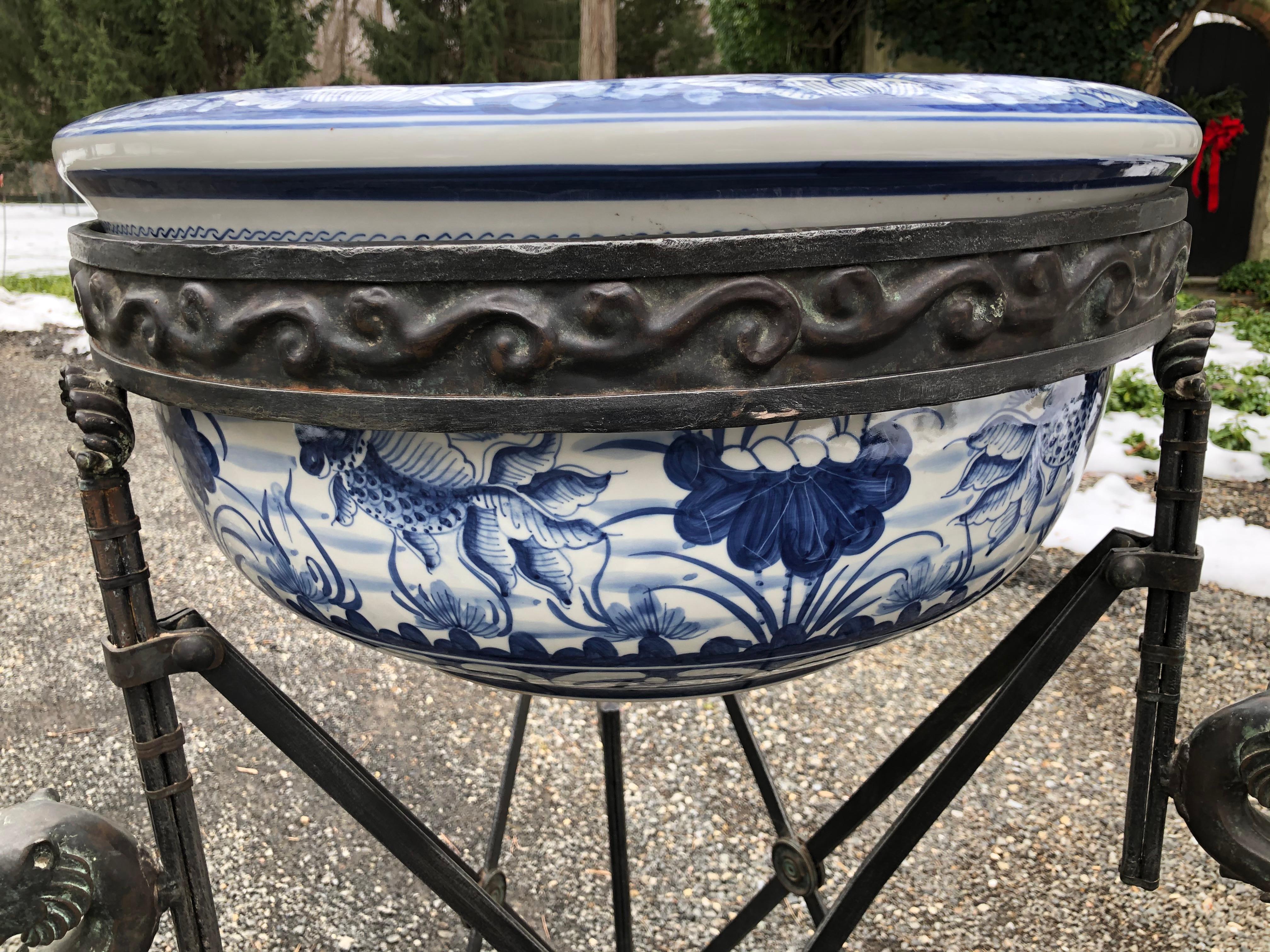 Philippine Lovely Chinese Blue and White Porcelain Planter 