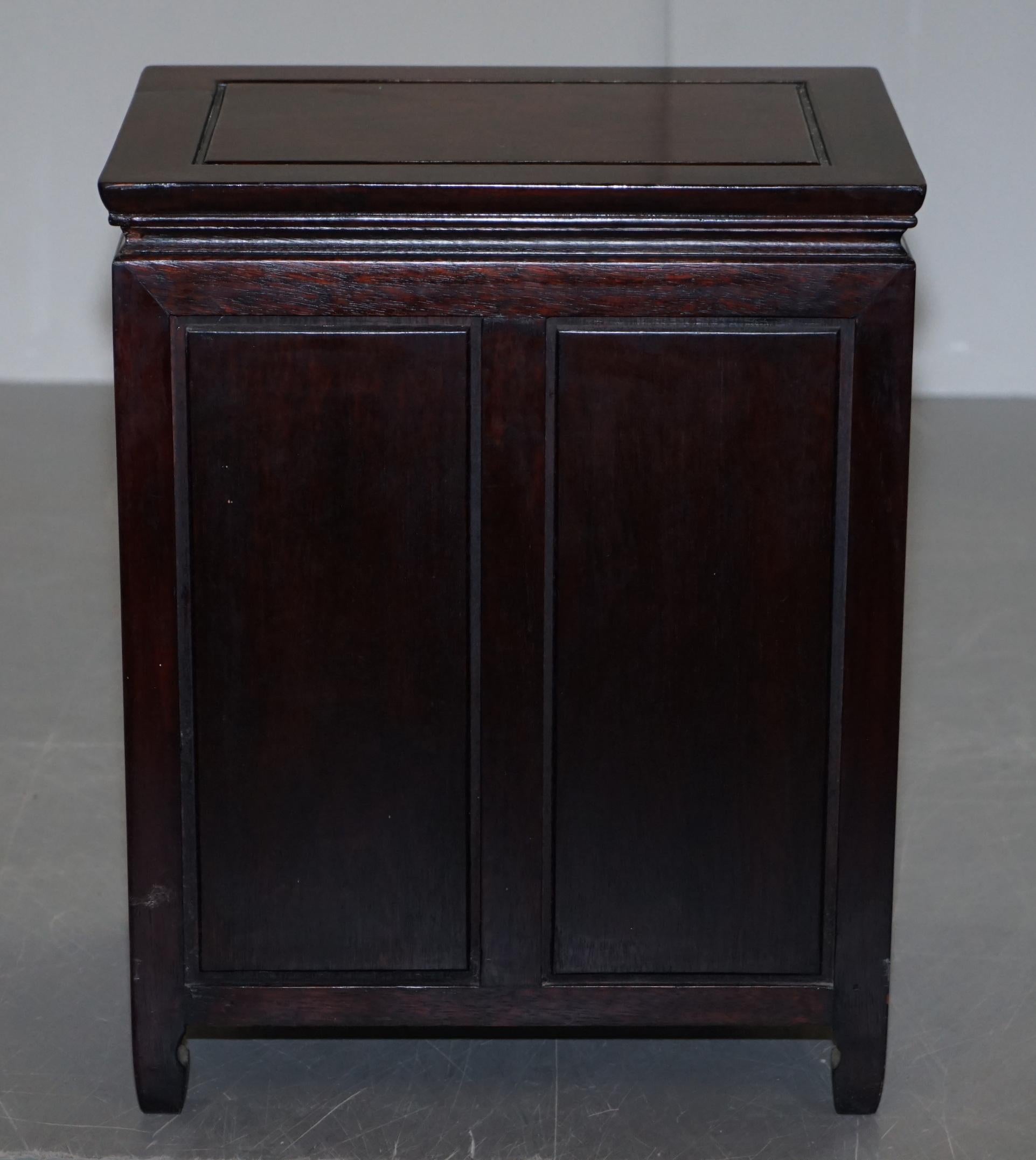Lovely Chinese Carved Red Teak Side Table with Small Cupboard and Single Drawer 5