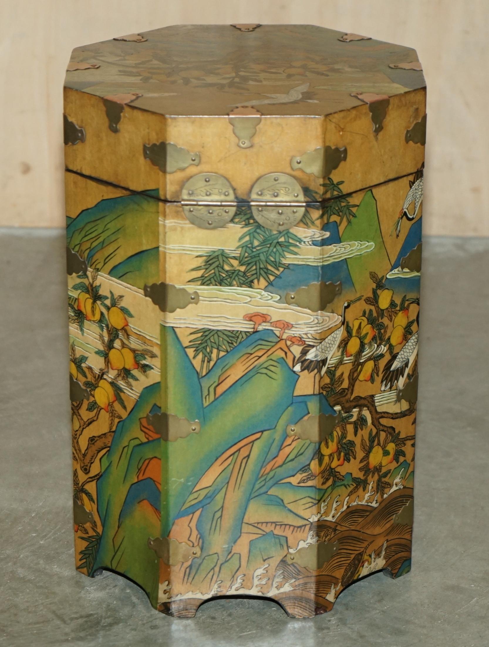 LOVELY CHiNESE ELM STORAGE TRUNK OR CHEST OF LINEN & CLOTHES, TOYS OR FOR A BIN FOR A BIN im Angebot 1
