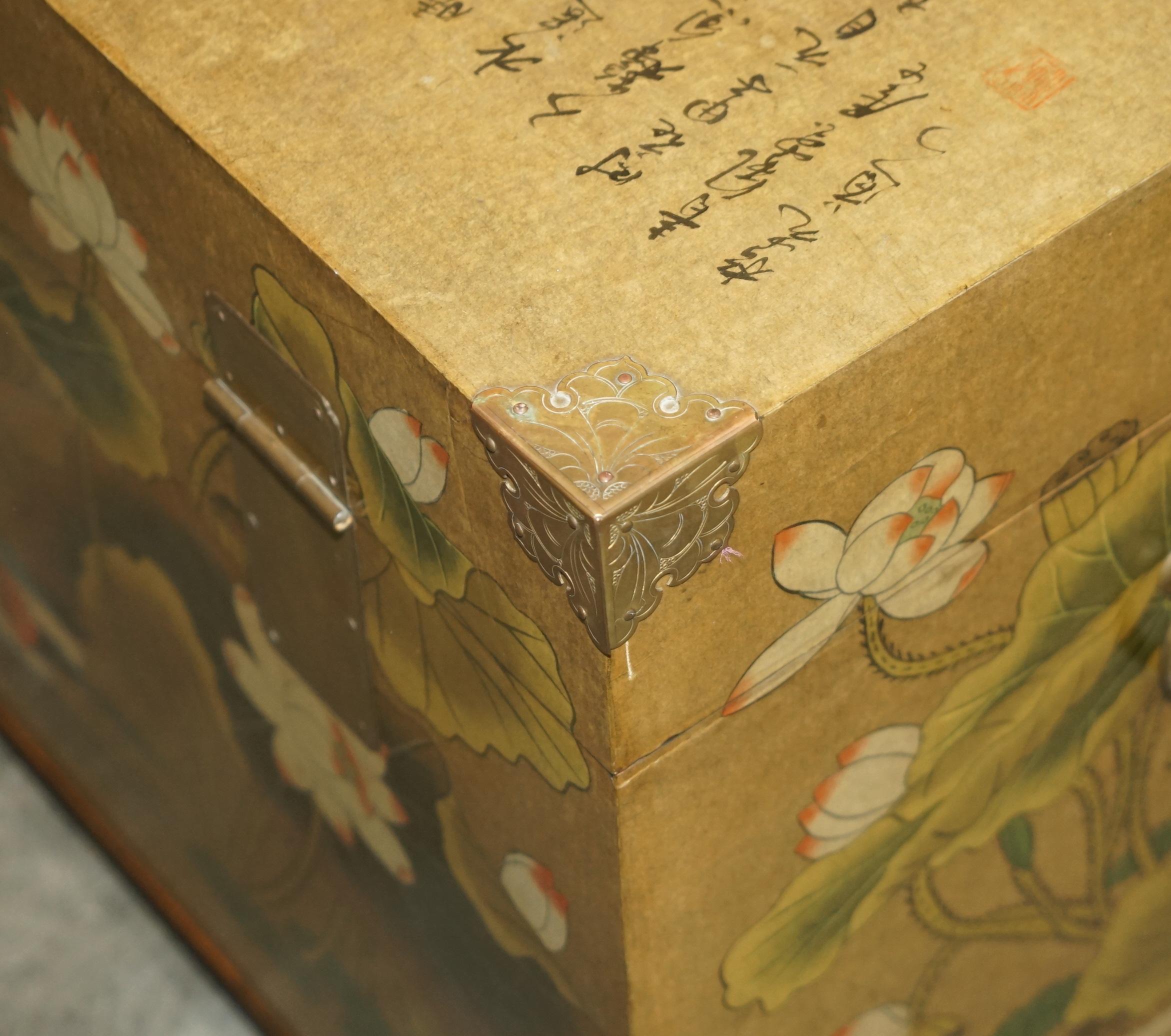 LOVELY CHiNESE ELM STORAGE TRUNK OR CHEST OF LINEN & CLOTHES, TOYS PART OF A SET For Sale 5