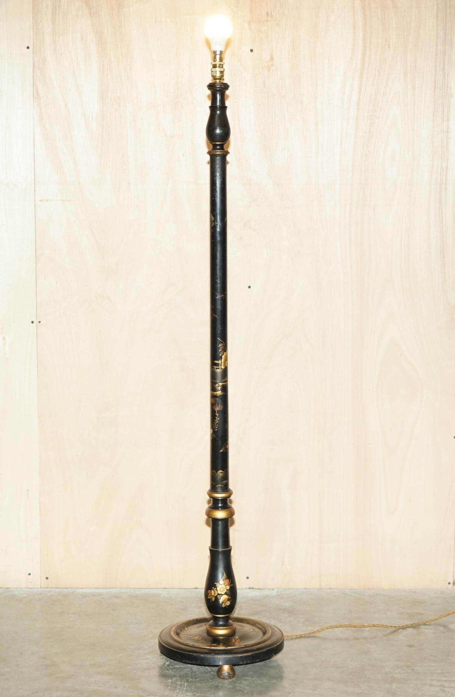 Royal House Antiques

Royal House Antiques is delighted to offer for sale this very rare hand painted and lacquered Chinese Export circa 1920's Chinoiserie floor standing lamp

Please note the delivery fee listed is just a guide, it covers within