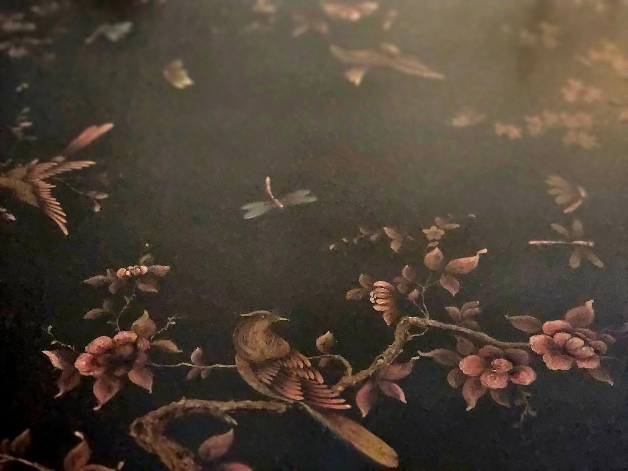 Chinoiseries Magnifique table à manger ou table de jeu ancienne en bambou et plateau laqué Chinoiserie en vente