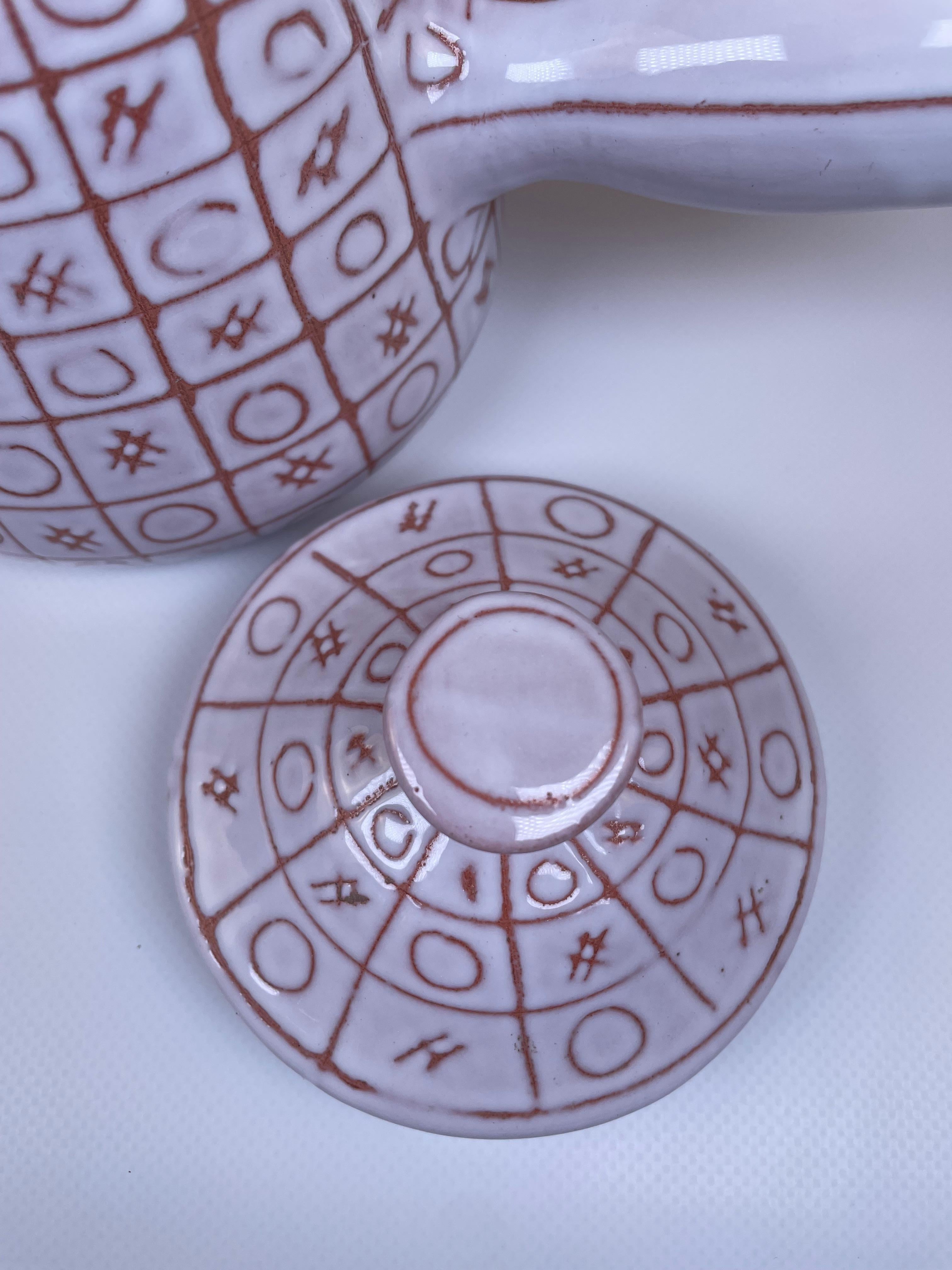 Jolie Chocolatière en céramique émaillée blanche de Robert Picault en vente 6