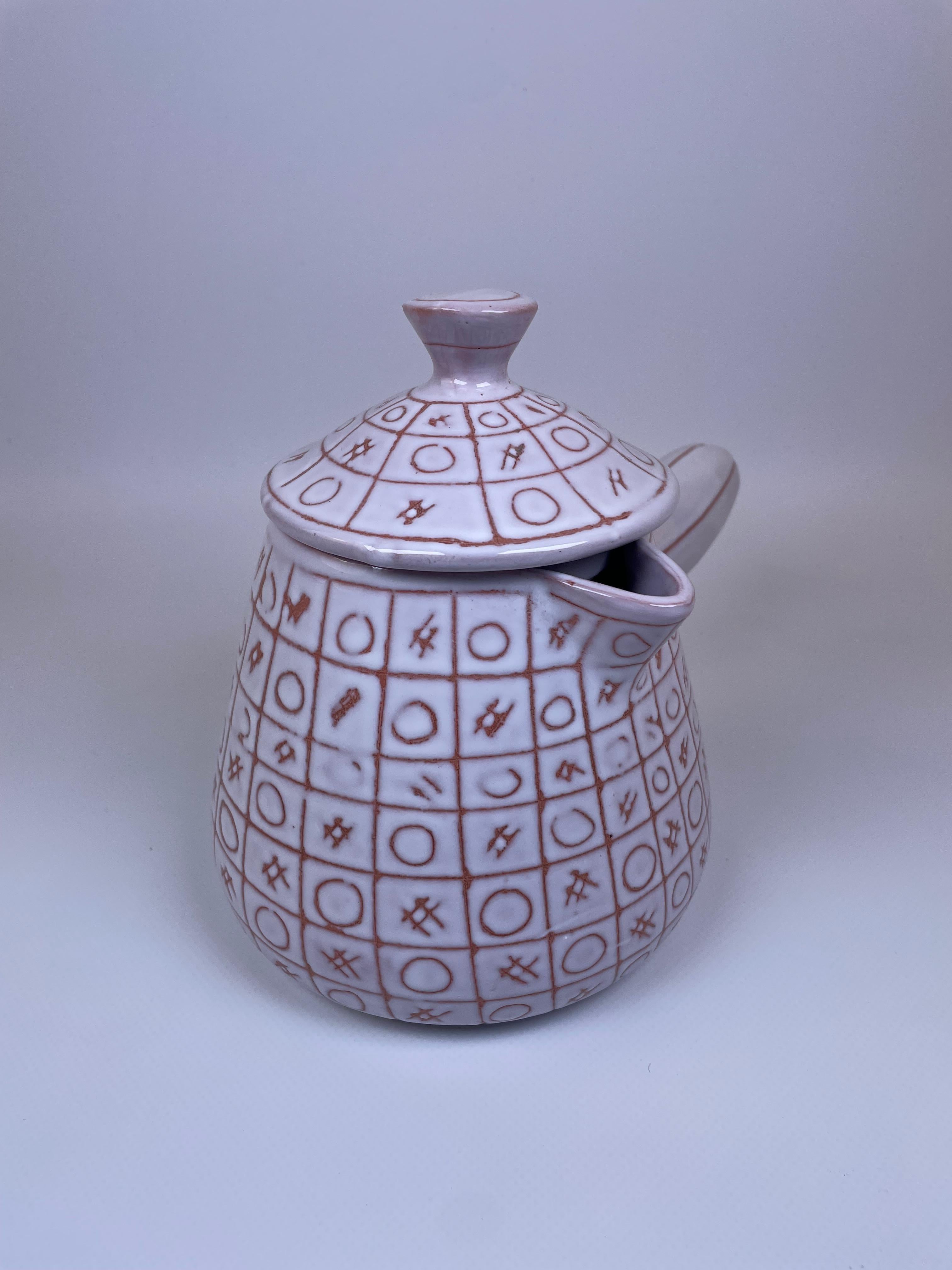 Mid-Century Modern Jolie Chocolatière en céramique émaillée blanche de Robert Picault en vente