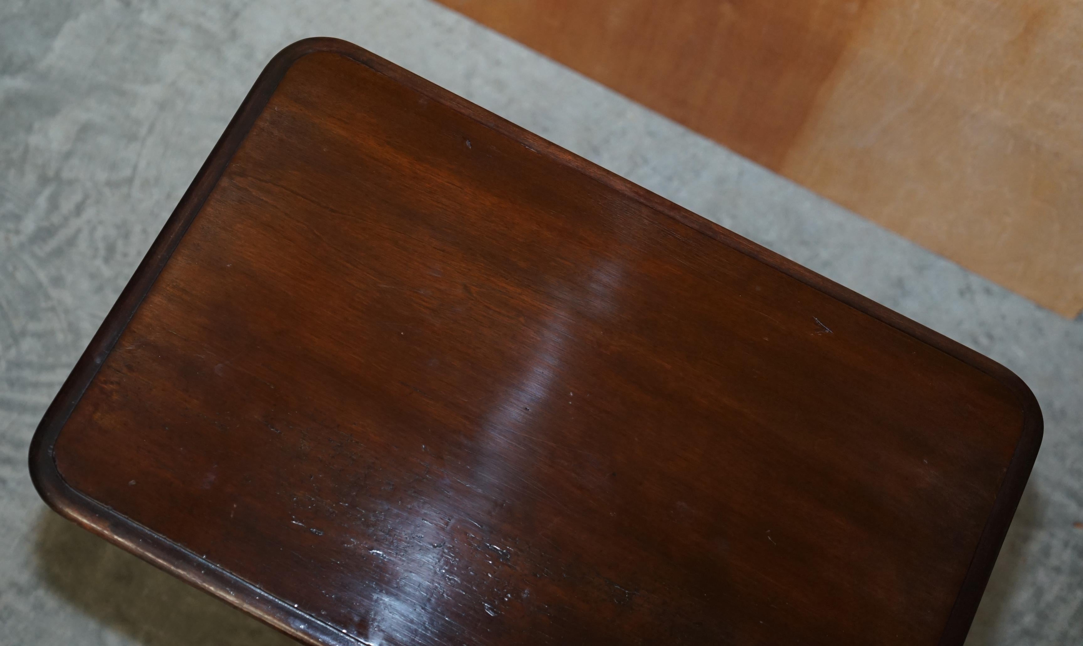 Lovely Circa 1840-1860 English Hardwood Tilt Top Side Occasional Tripod Table For Sale 3