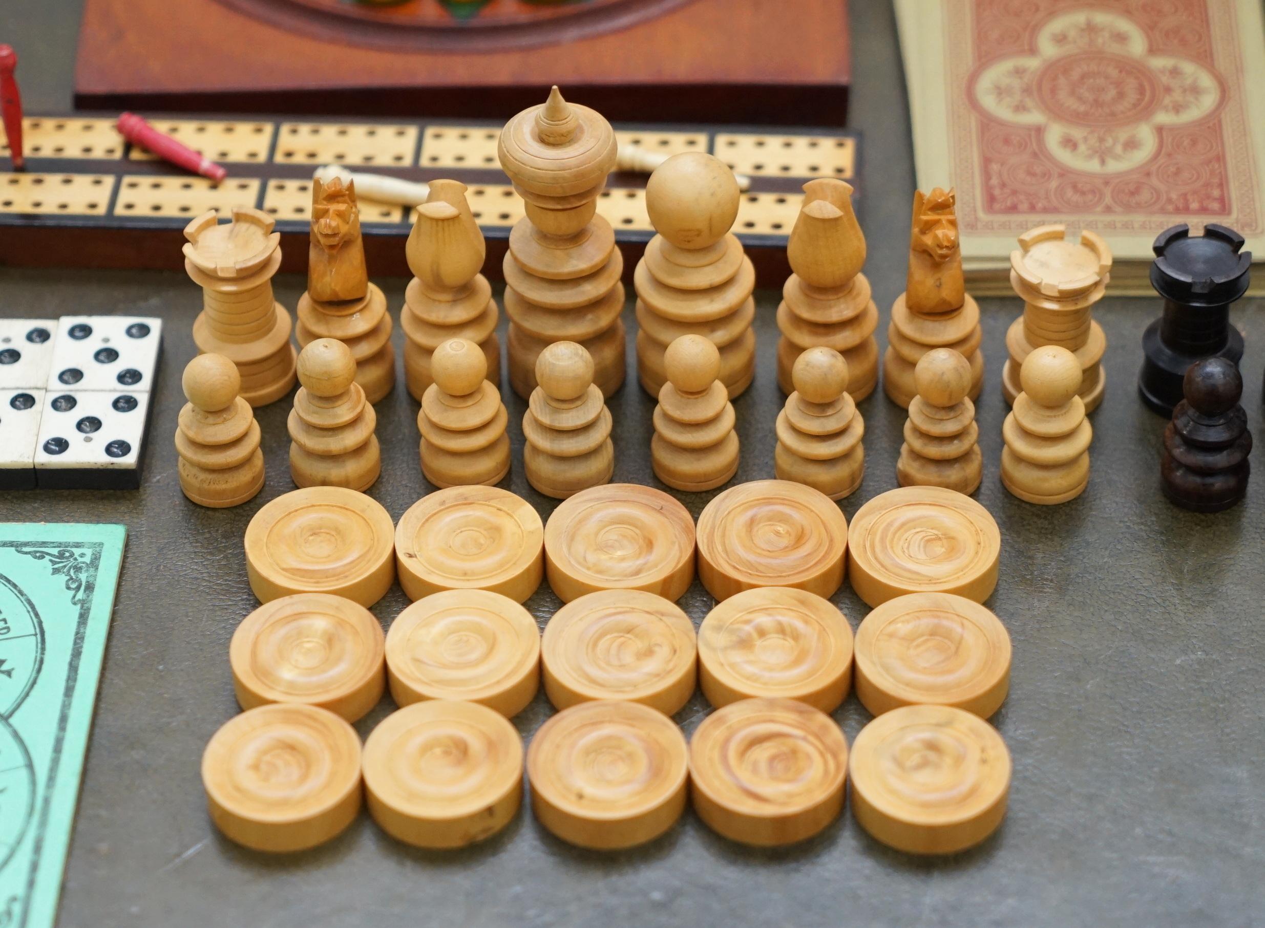 Lovely circa 1890 Victorian Hardwood Games Compendium Chess Horse Racing Dice For Sale 2