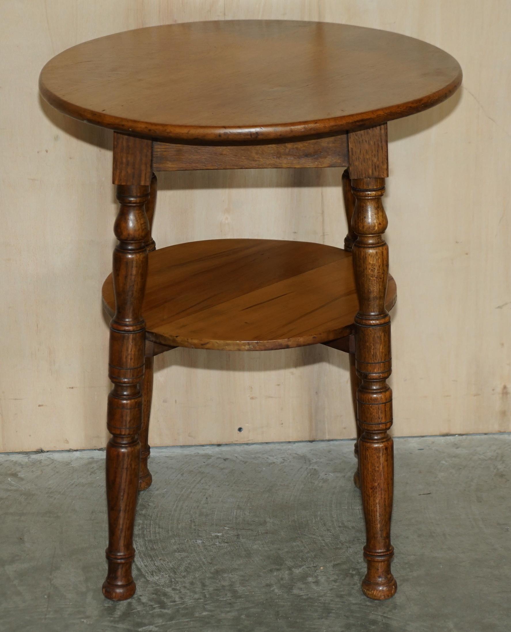 Lovely circa 1900 English Oak Side Table with Turned Legs and a Nice Rich Patina For Sale 6