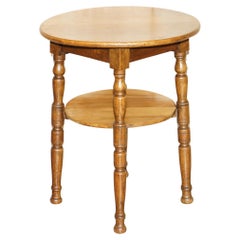 Antique Lovely circa 1900 English Oak Side Table with Turned Legs and a Nice Rich Patina