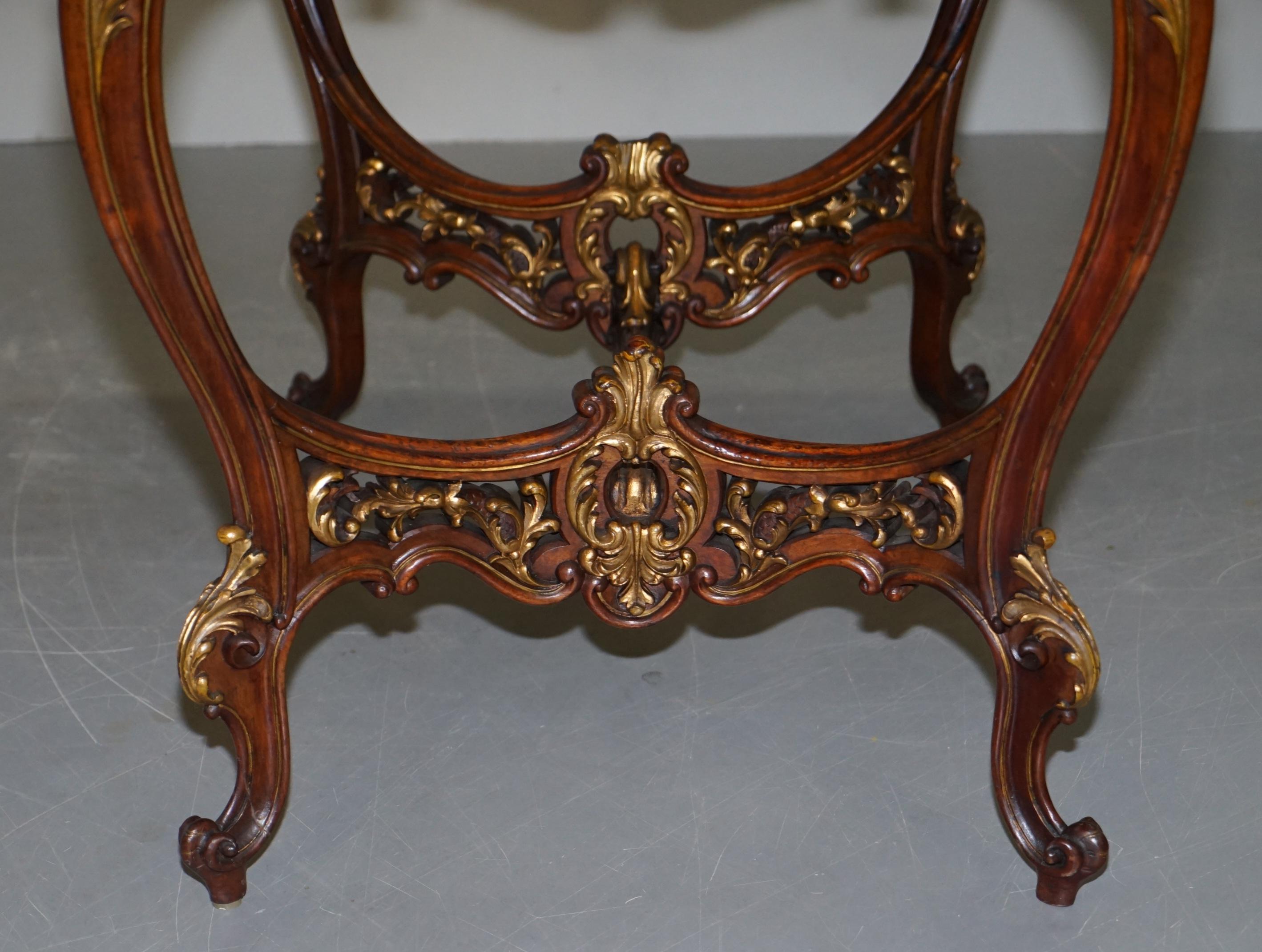 Lovely circa 1900 Late Victorian French Pine Brown Leather Gold Gilt Desk Table For Sale 10